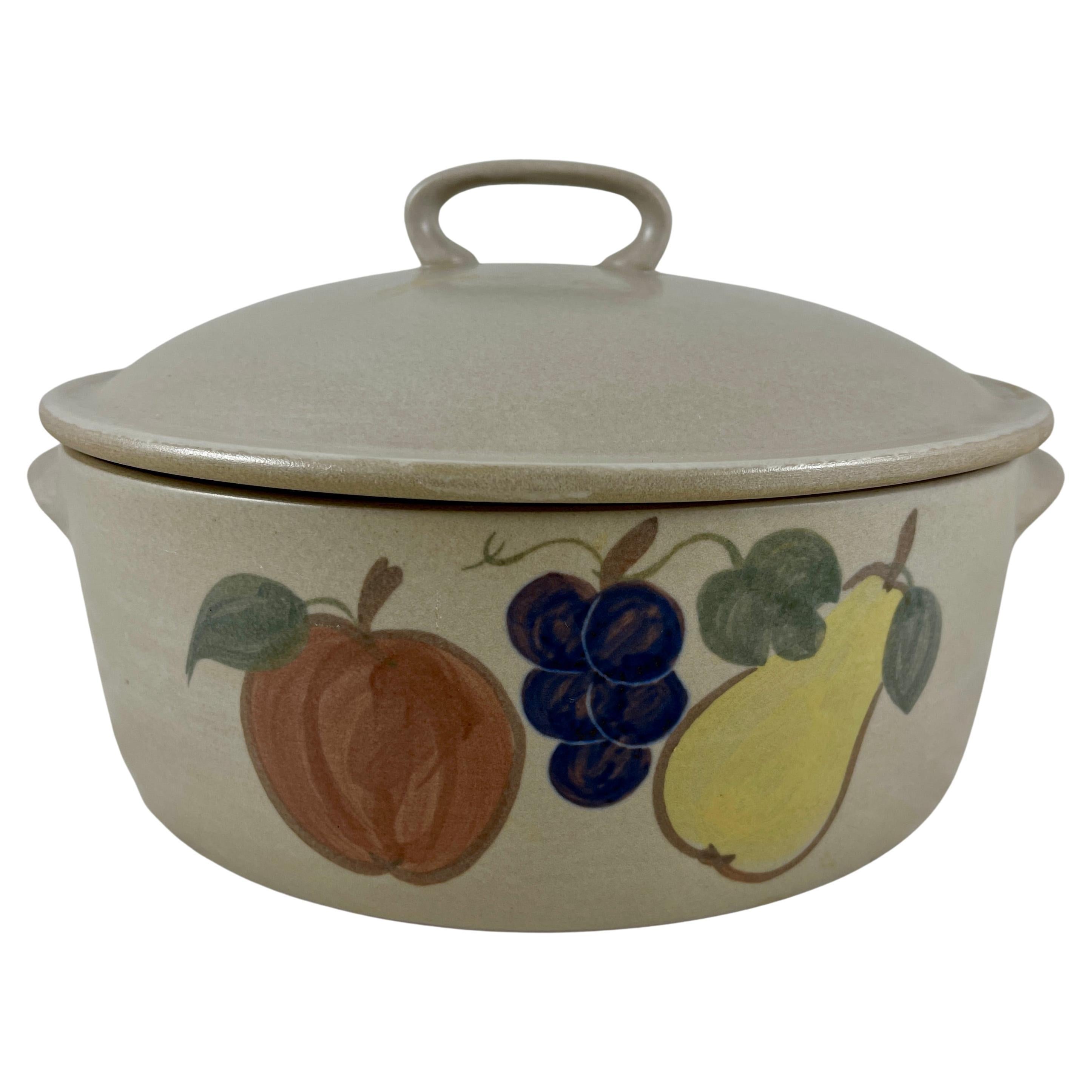 https://a.1stdibscdn.com/mid-century-goss-chatham-pottery-country-harvest-stoneware-dutch-oven-casserole-for-sale/f_17582/f_258681821635333632052/f_25868182_1635333633136_bg_processed.jpg