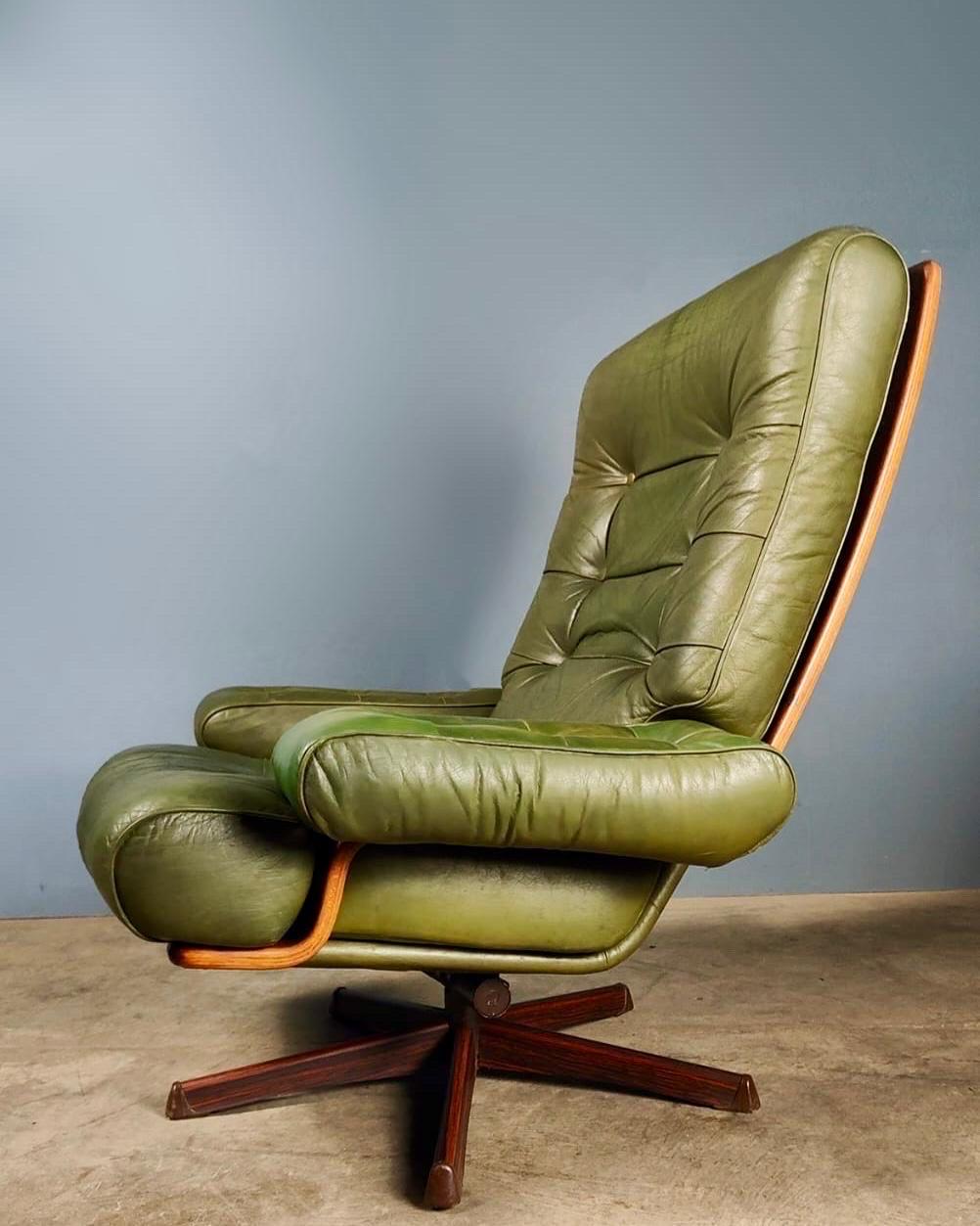 Mid-Century Modern Mid Century Göte Möbler Green Leather Swivel Lounge Chair Vintage Retro MCM
