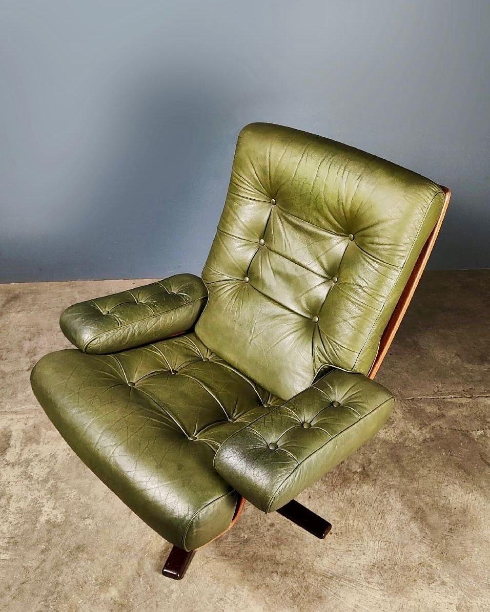 Swedish Mid Century Göte Möbler Green Leather Swivel Lounge Chair Vintage Retro MCM