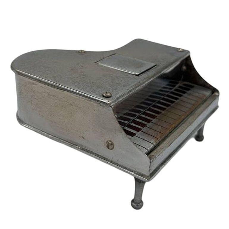 Mid Century Grand Piano Chrome Table Lighter, Made in Japan In Good Condition In Van Nuys, CA
