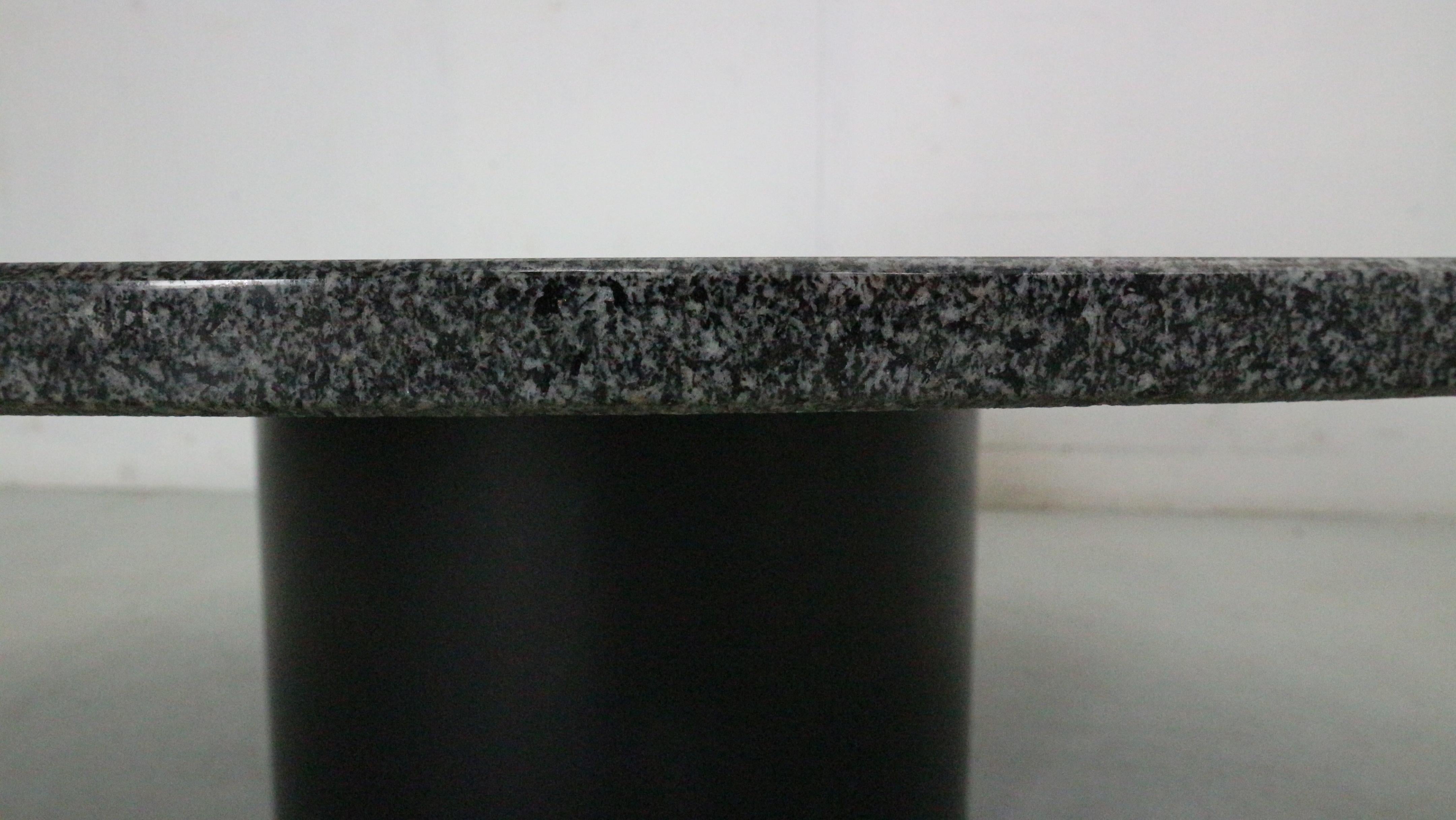 Mid-Century  Granite Stone Round Coffee Table, 1970's Italy 11