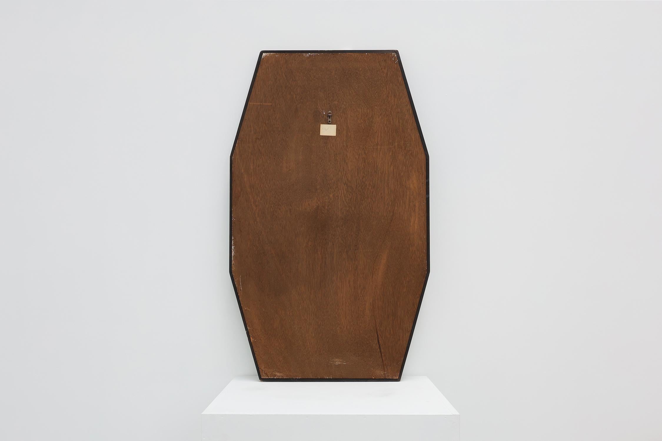 Miroir octogonal graphique du milieu du siècle avec cadre en bois et miroir noir, 1960s en vente 4