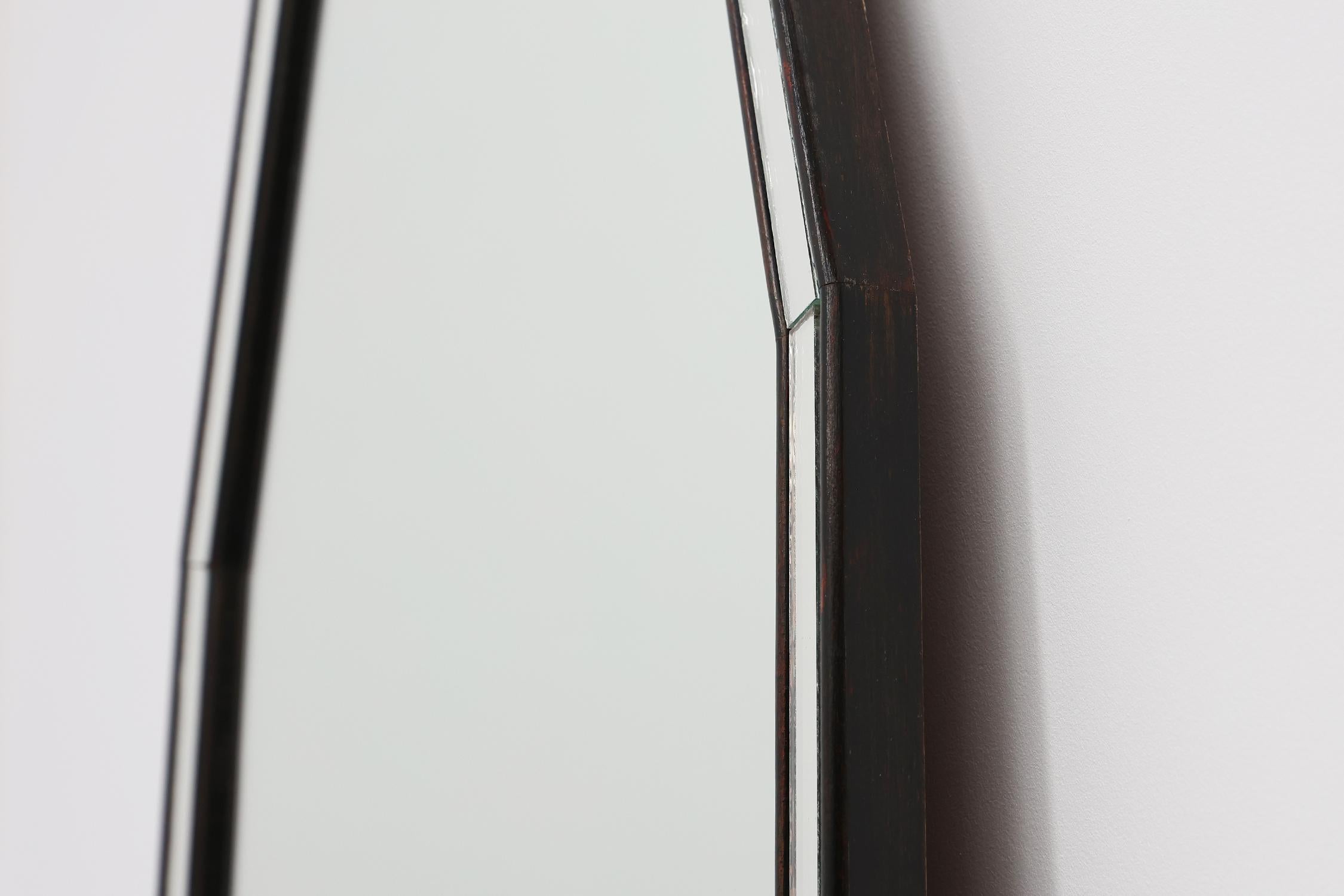 Milieu du XXe siècle Miroir octogonal graphique du milieu du siècle avec cadre en bois et miroir noir, 1960s en vente