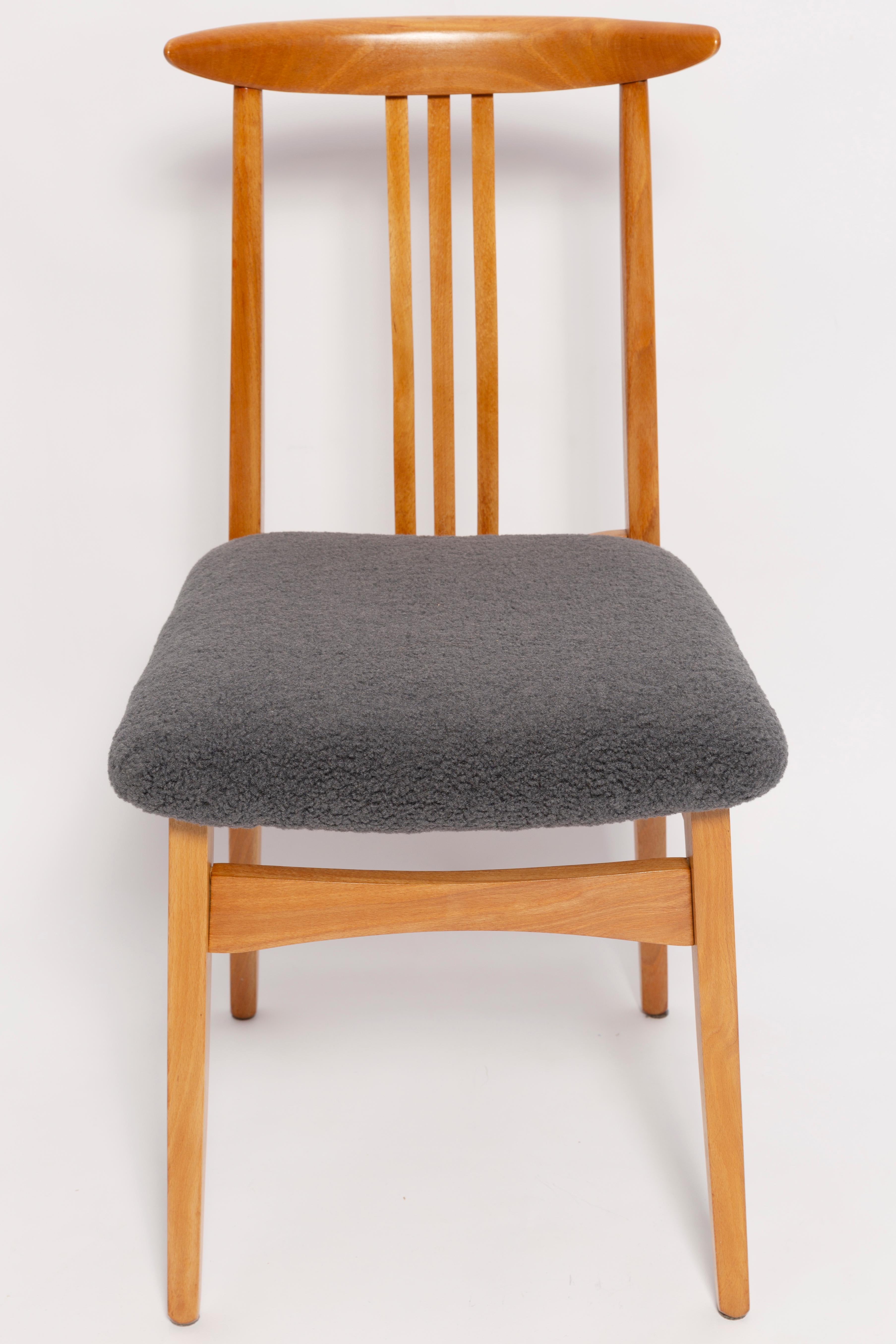 Mid-Century Graphite Gray Boucle Chair, Light Wood, M. Zielinski, Europe, 1960 In Excellent Condition For Sale In 05-080 Hornowek, PL