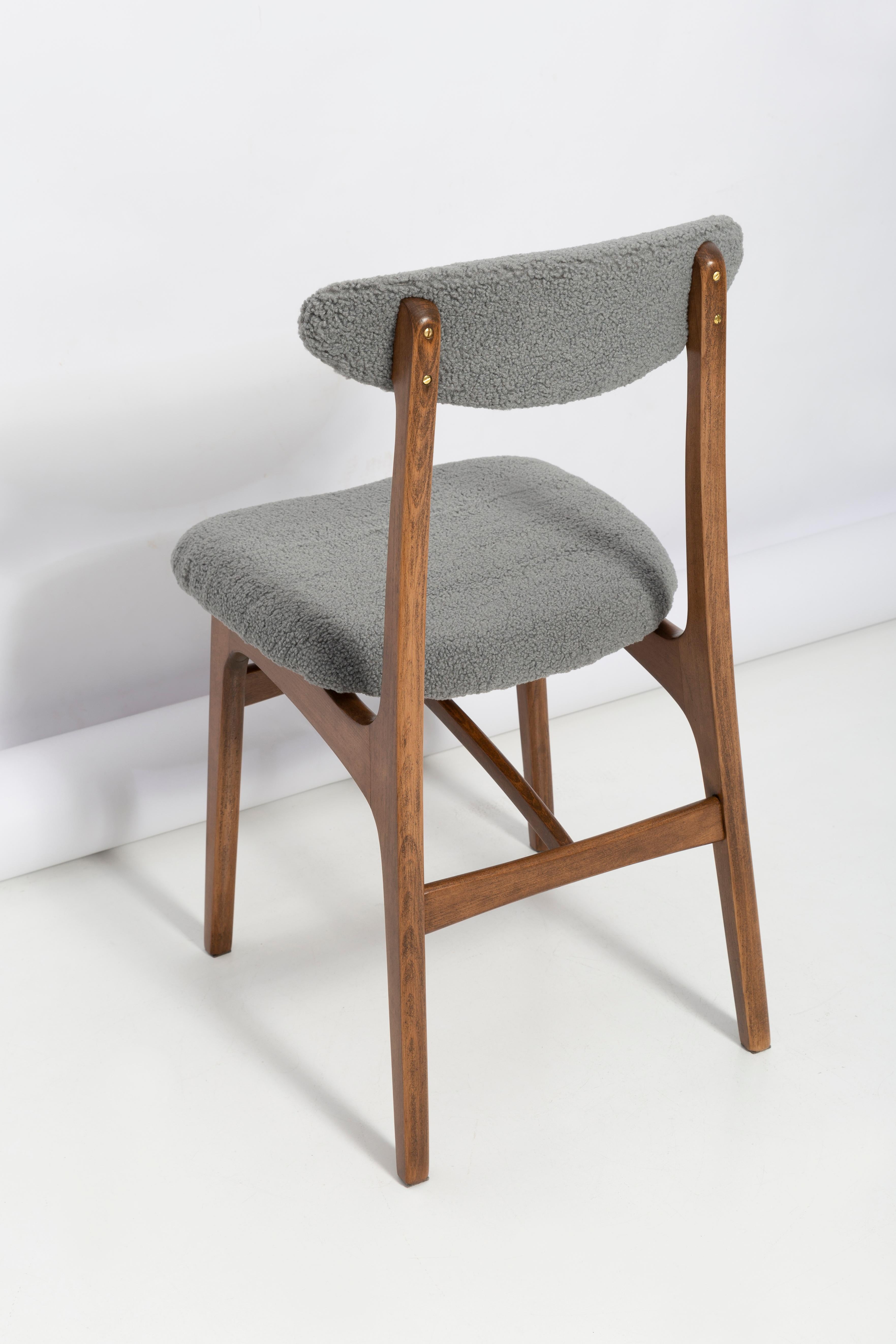 Grauer Boucle-Stuhl aus der Mitte des Jahrhunderts, entworfen von Rajmund Halas, Polen, 1960er Jahre im Angebot 2