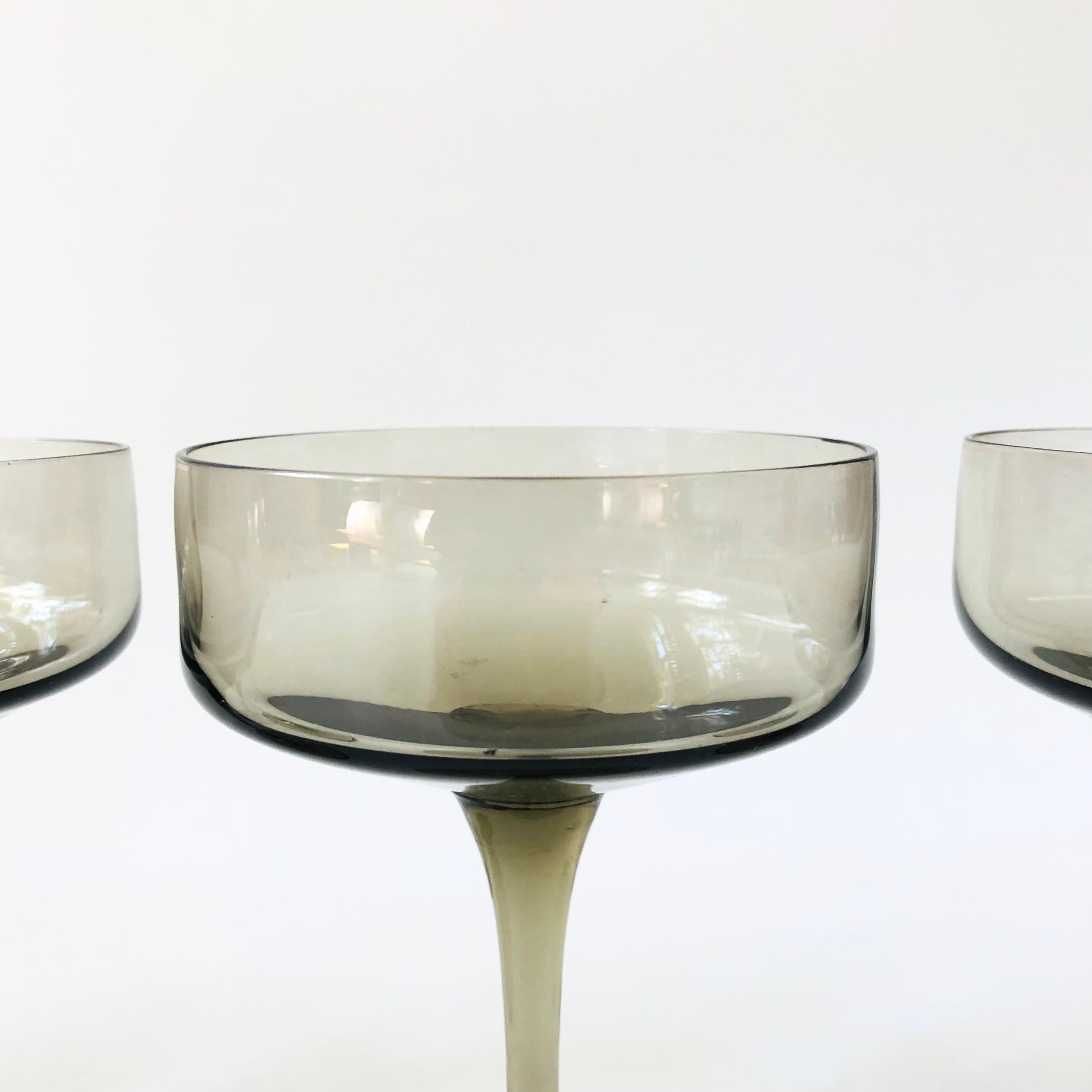 Mid Century Gray Coupe Glasses - Set of 4 In Good Condition In Vallejo, CA