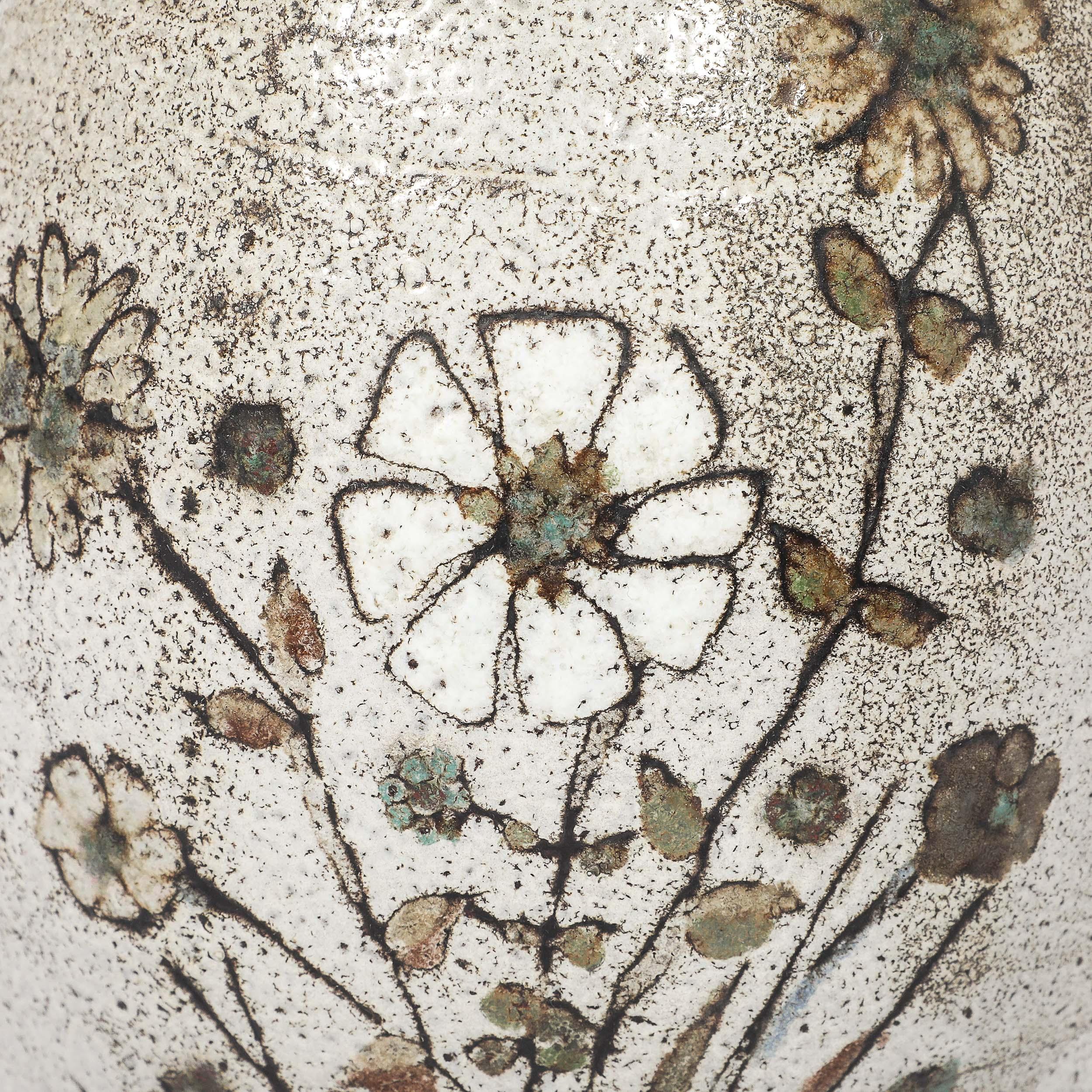 Lampe de table du milieu du siècle en céramique émaillée grise à motifs floraux par Paul Quéré en vente 2