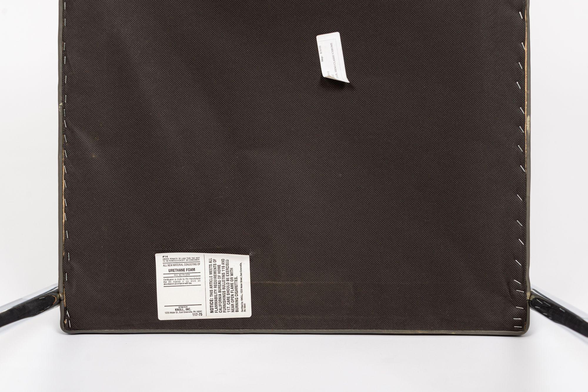 Graue Brünner Lederstühle aus der Mitte des Jahrhunderts von Mies van der Rohe für Knoll im Angebot 10