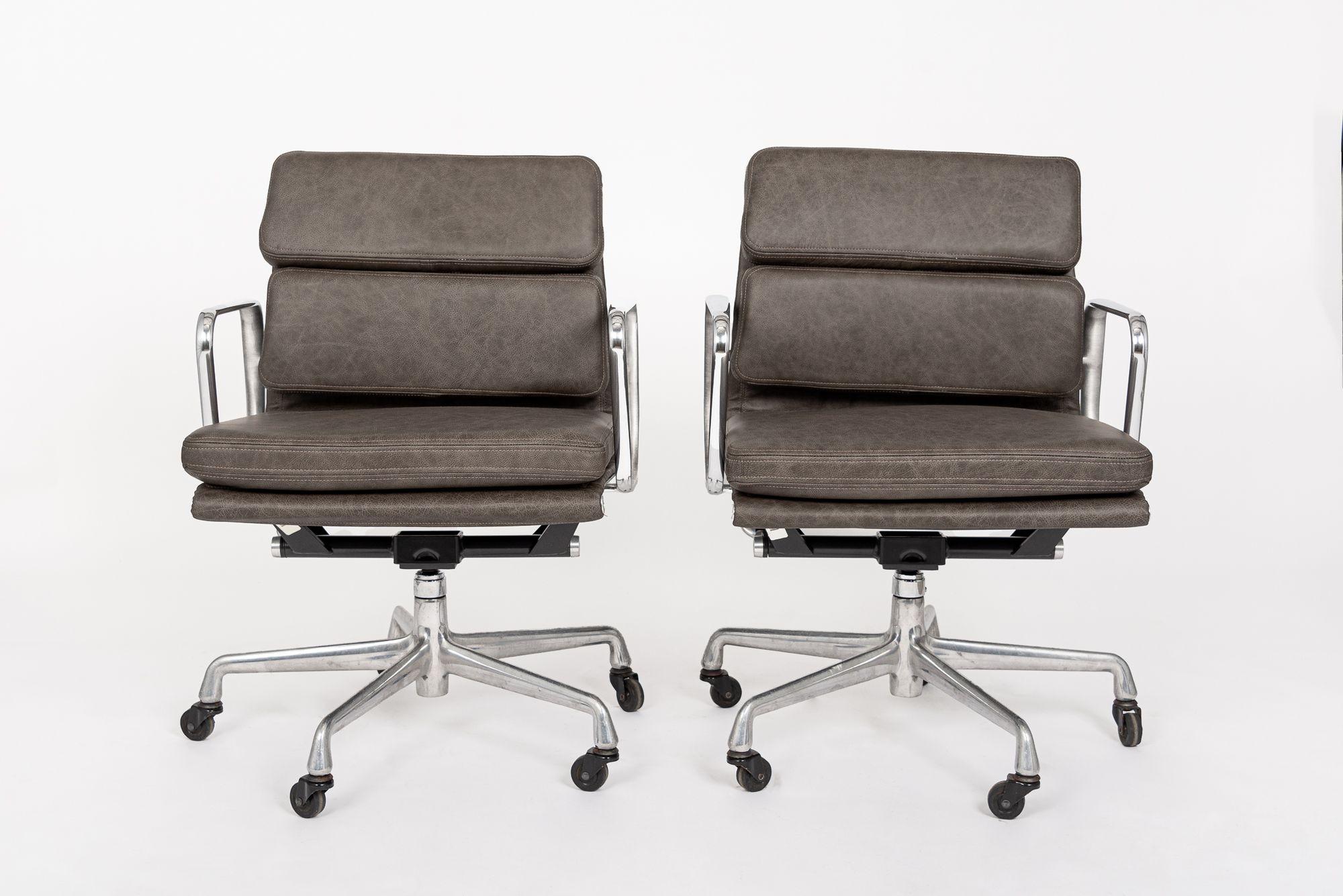 Mid-Century Modern 2000s Eames Herman Miller Gray Leather Office Chairs Aluminum Group For Sale