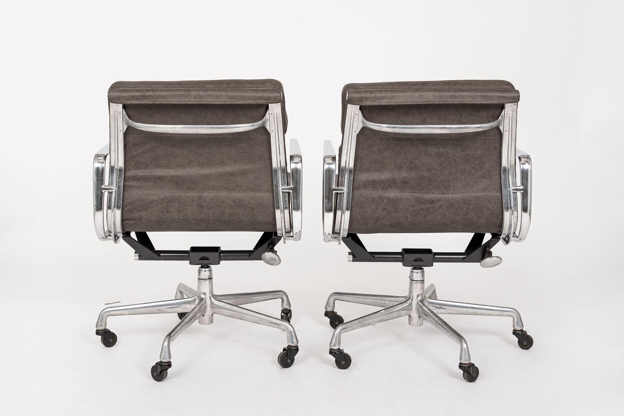 Contemporary 2000s Eames Herman Miller Gray Leather Office Chairs Aluminum Group For Sale