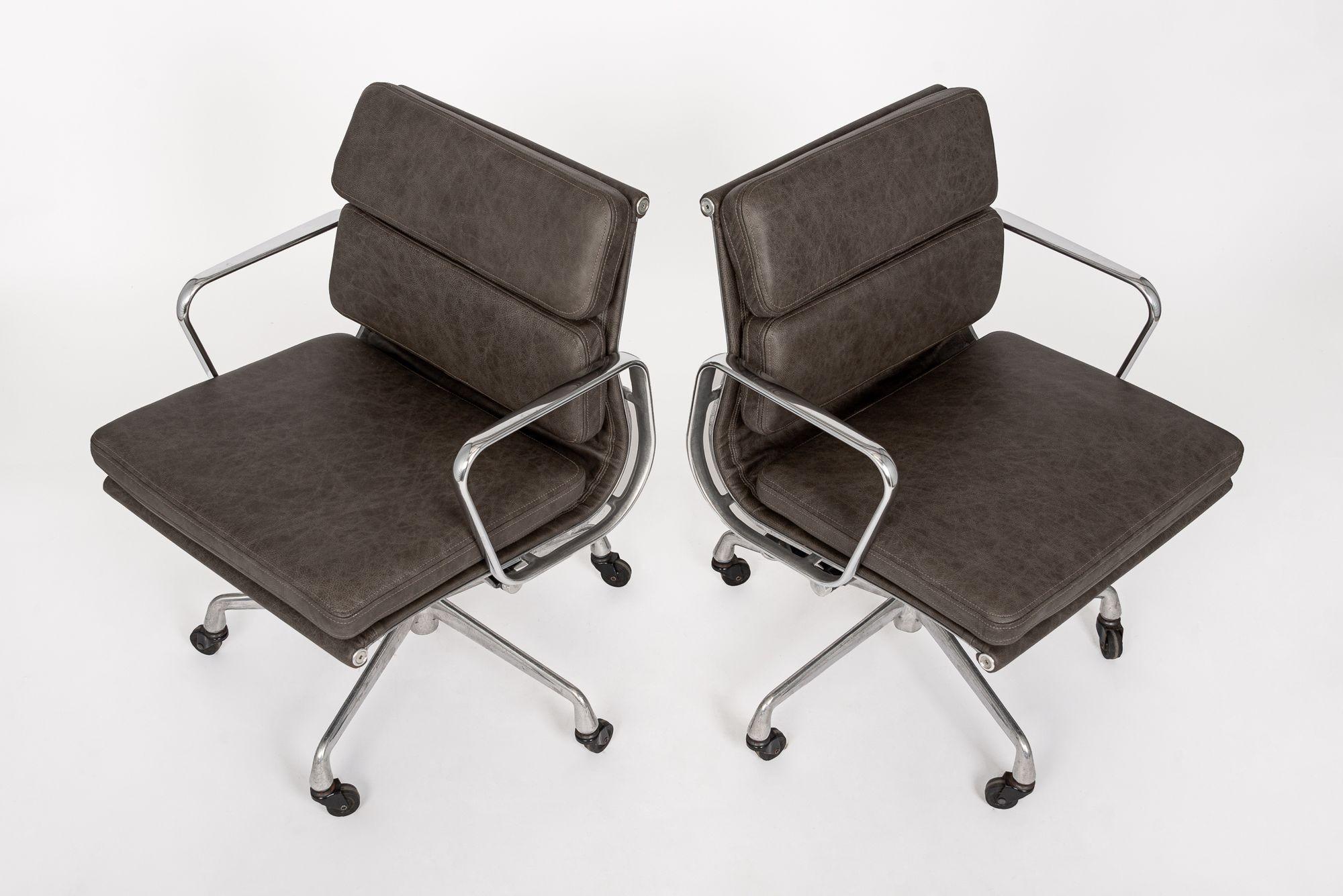 2000s Eames Herman Miller Gray Leather Office Chairs Aluminum Group For Sale 1