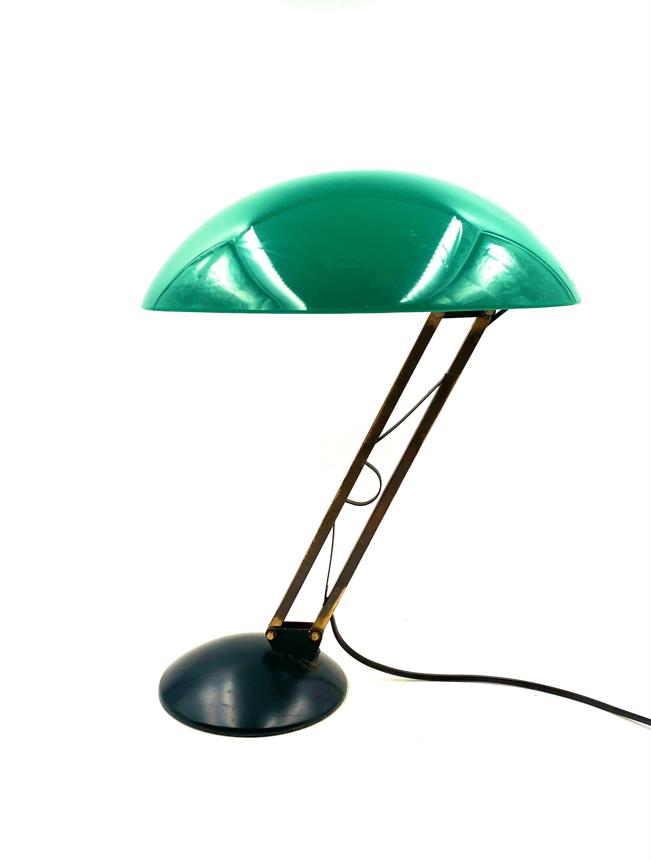 Lampe de table verte et laiton du milieu du siècle, Italie années 1960 en vente 3