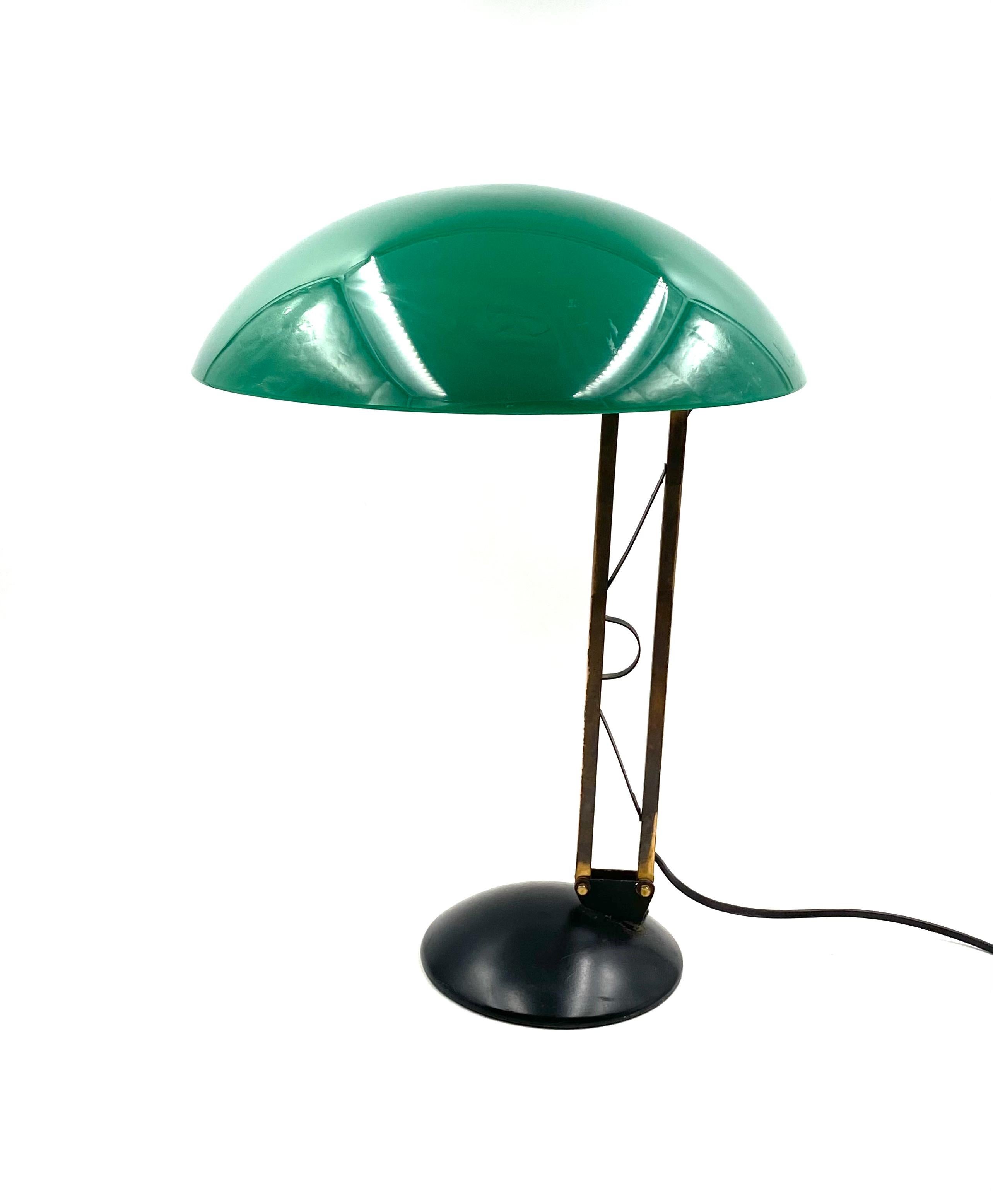 Lampe de table verte et laiton du milieu du siècle, Italie années 1960 en vente 6