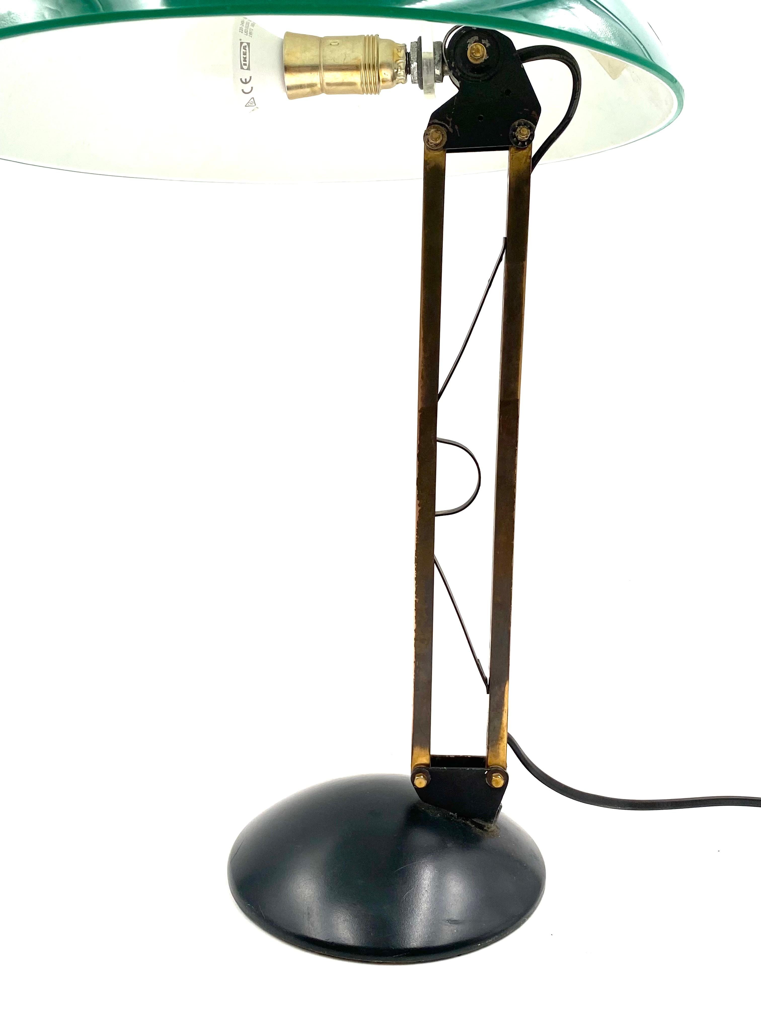 Lampe de table verte et laiton du milieu du siècle, Italie années 1960 en vente 7