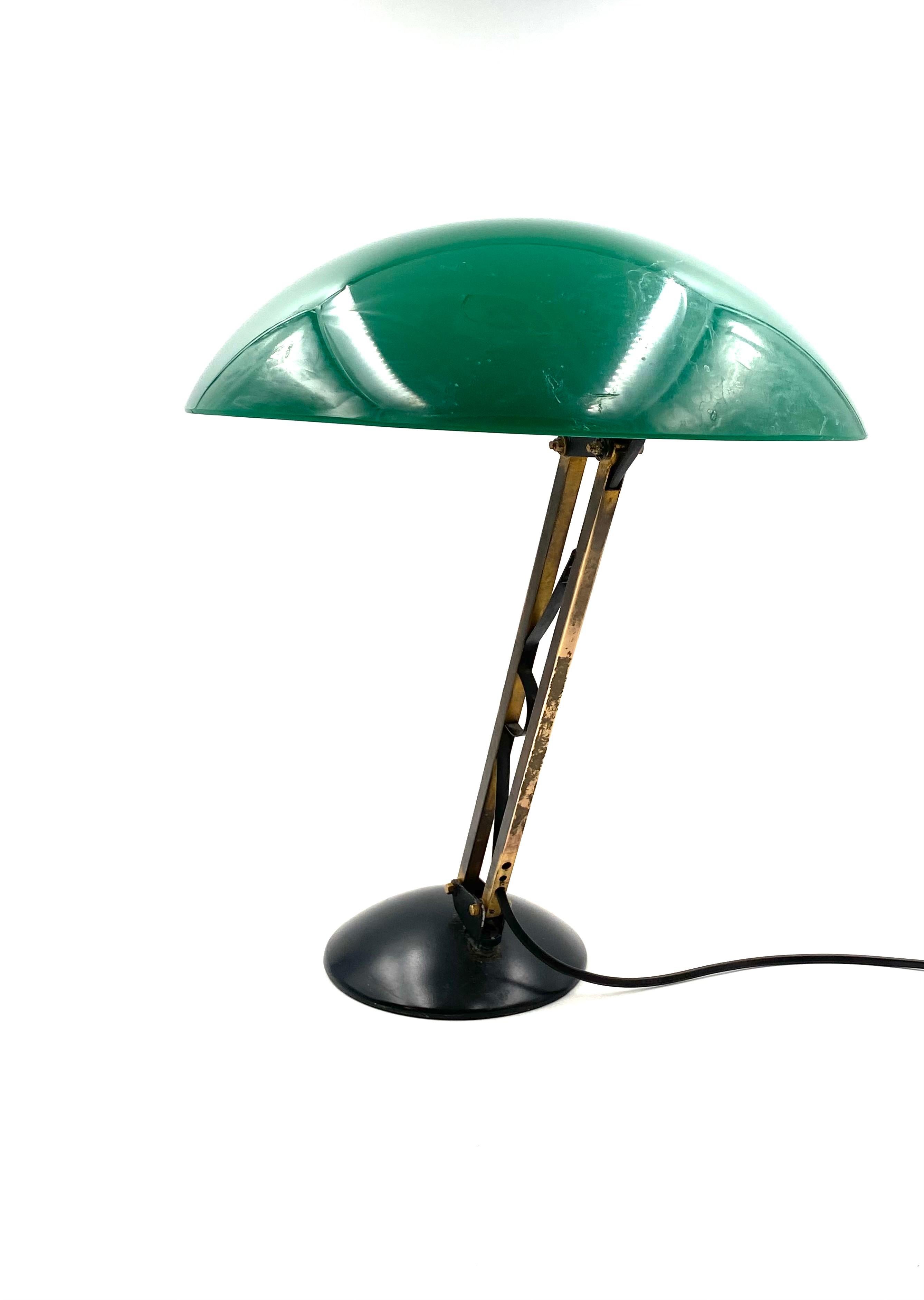 Lampe de table verte et laiton du milieu du siècle, Italie années 1960 en vente 10