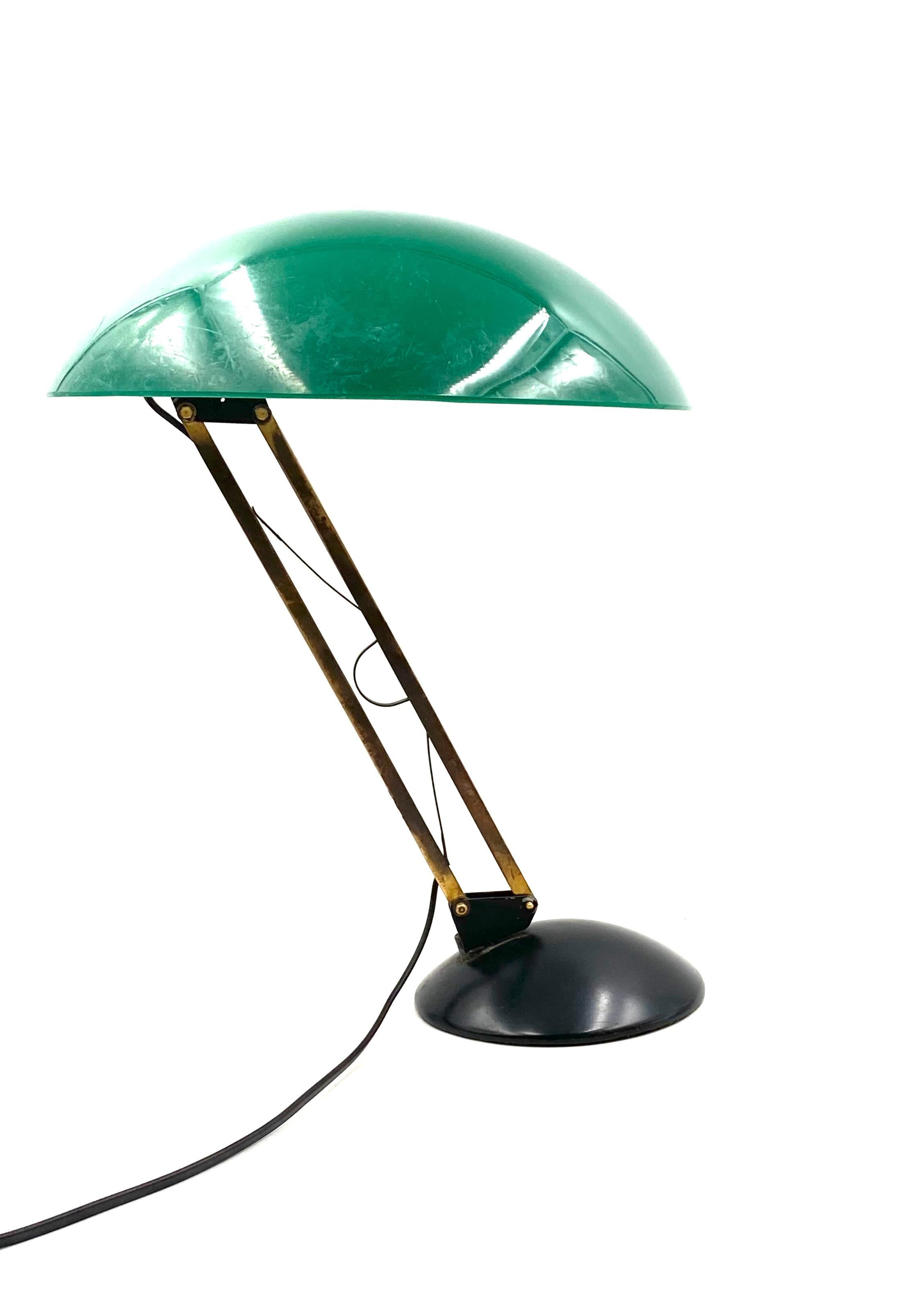Lampe de table verte et laiton du milieu du siècle, Italie années 1960 en vente 12