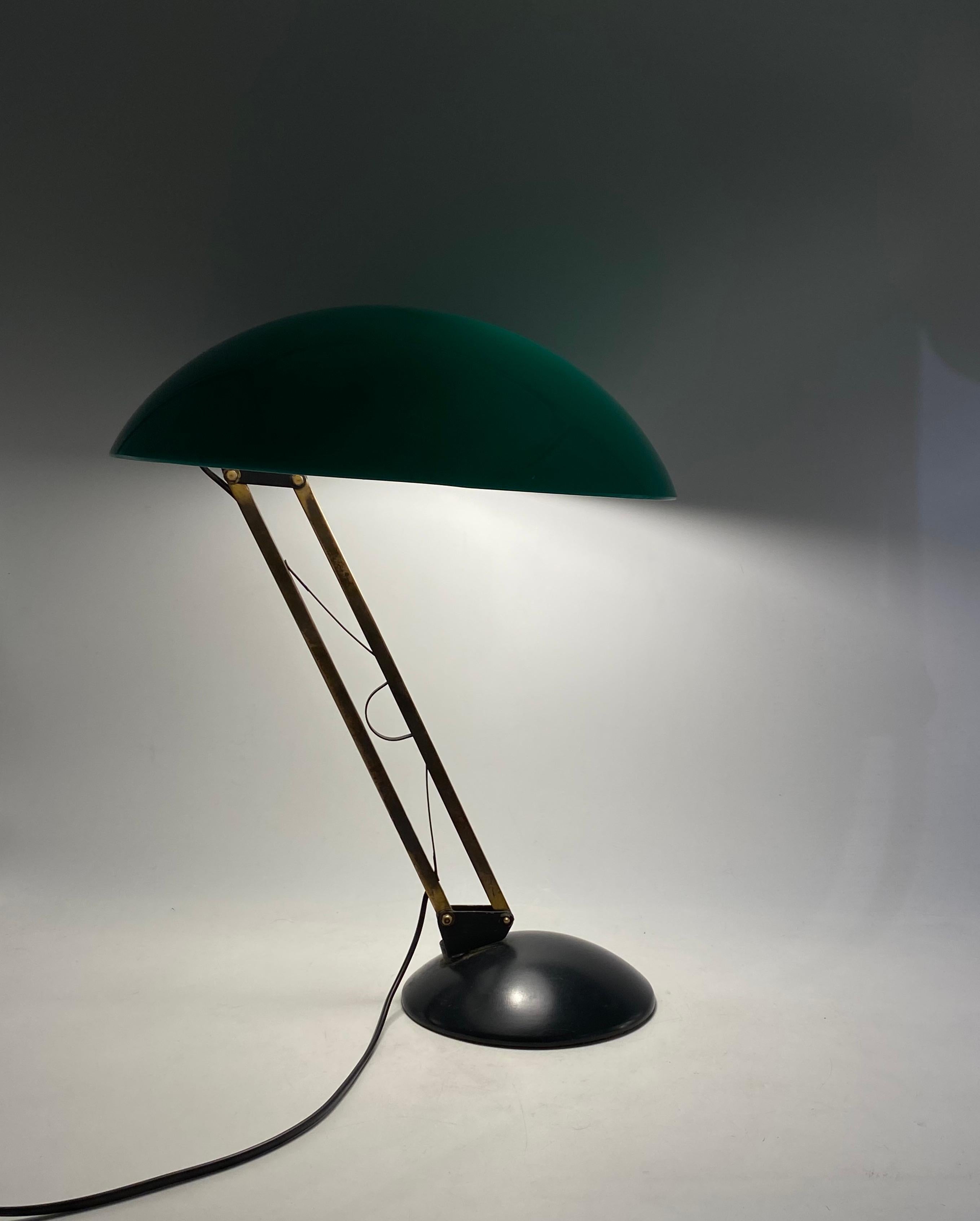 Mid-century green and brass table lamp, Italy 1960s For Sale 13