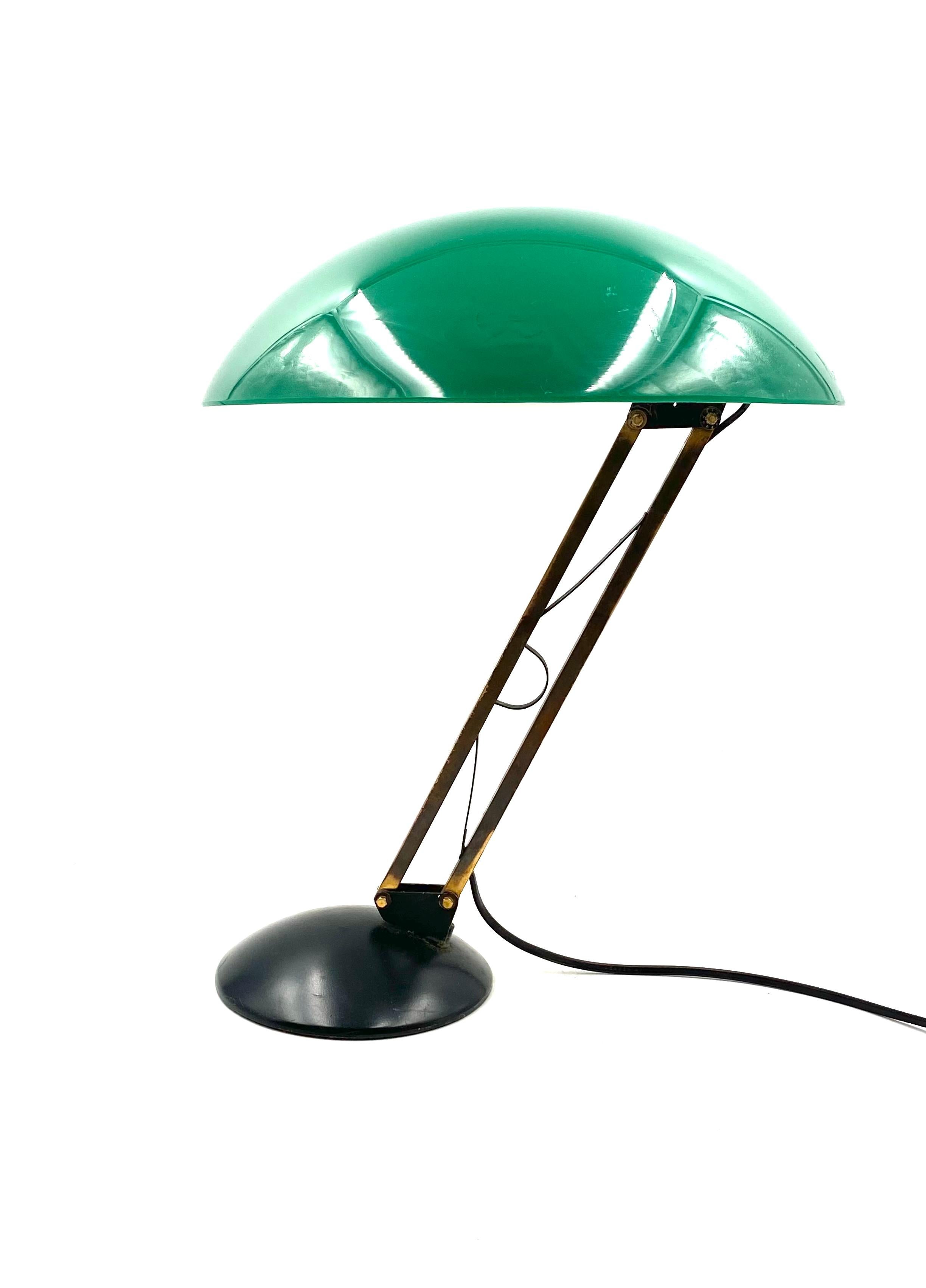 Mid-20th Century Lampe de table verte et laiton du milieu du siècle, Italie années 1960 en vente