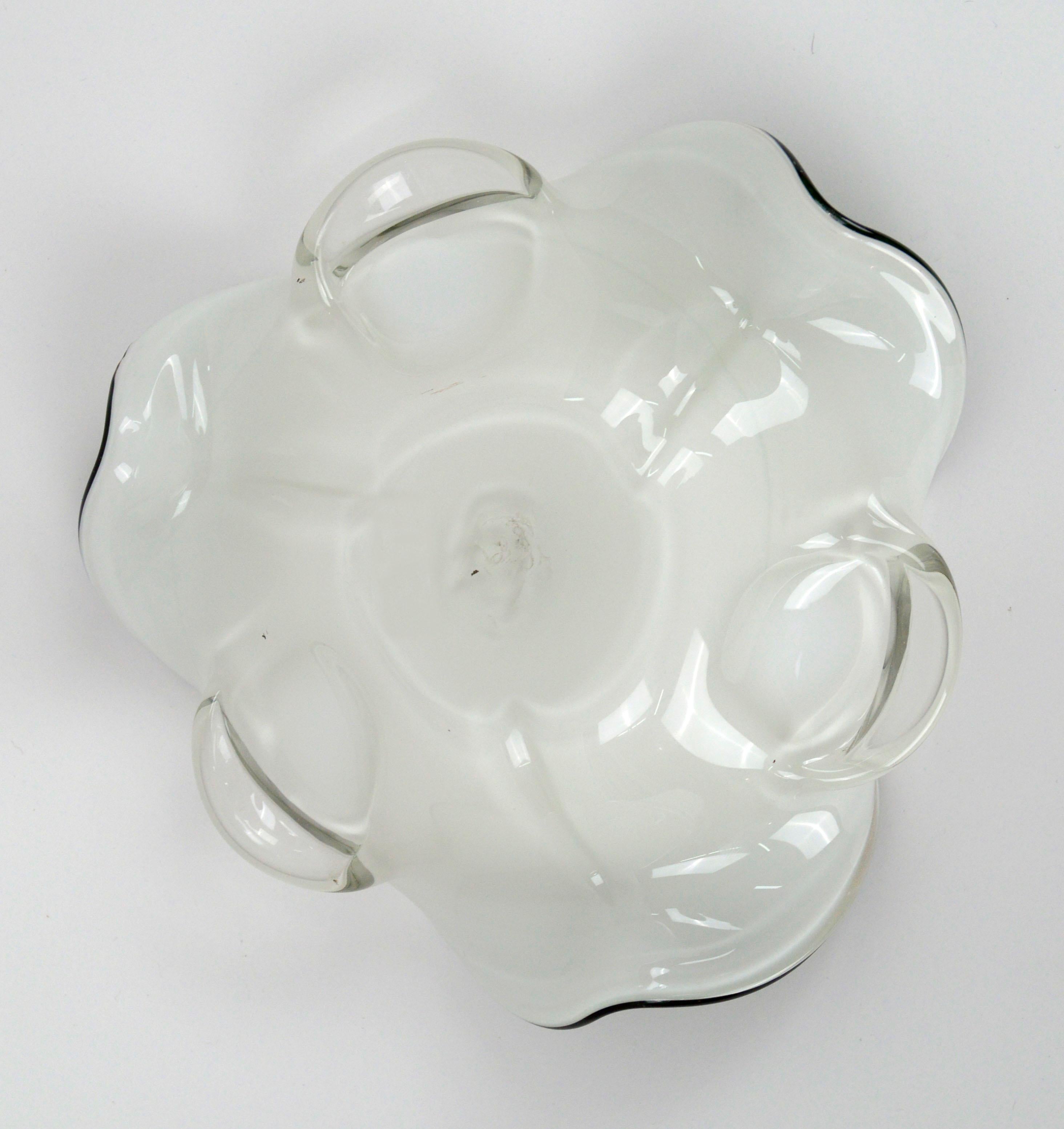 20th Century Mid Century Green and Cyan Flecked Avventurina Murrina Murano Glass Ruffled Bowl For Sale