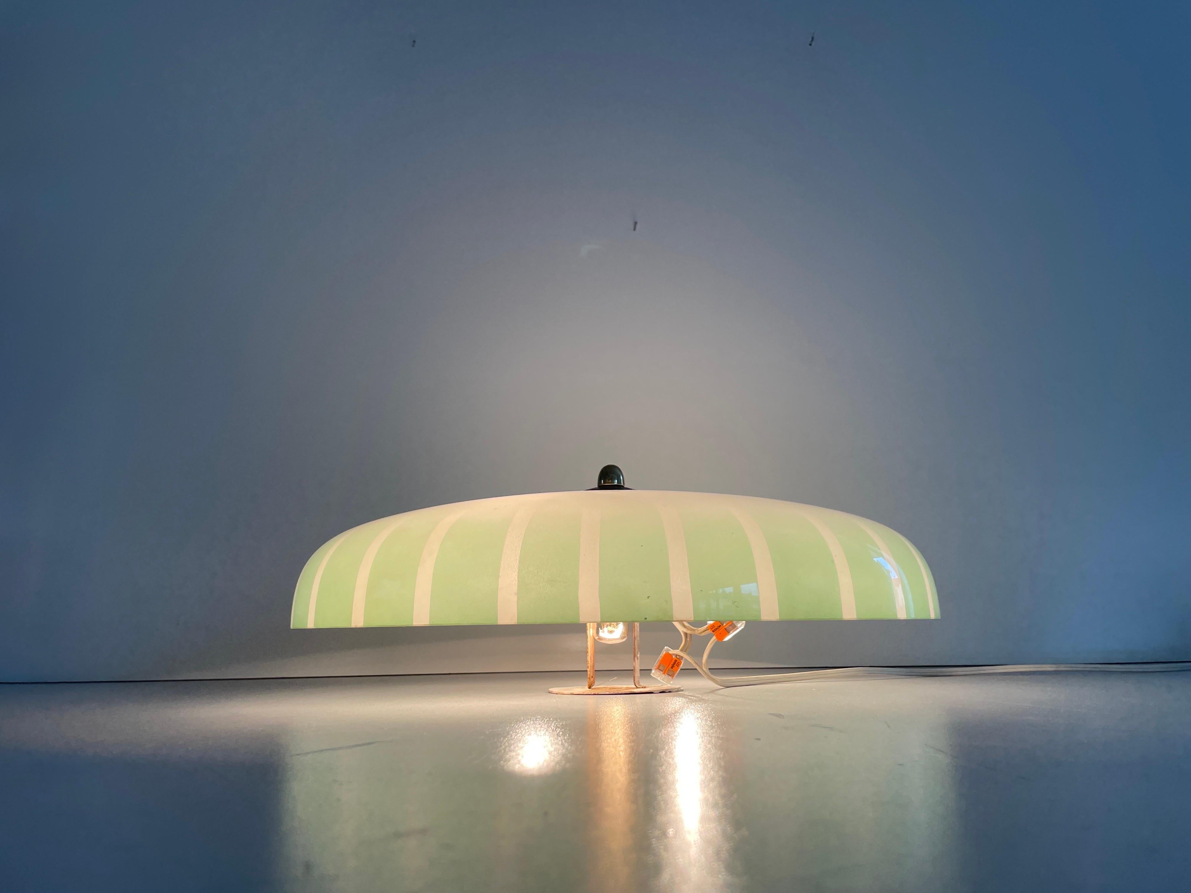 Plafón de cristal verde y blanco de mediados de siglo, años 50, Alemania en venta 7