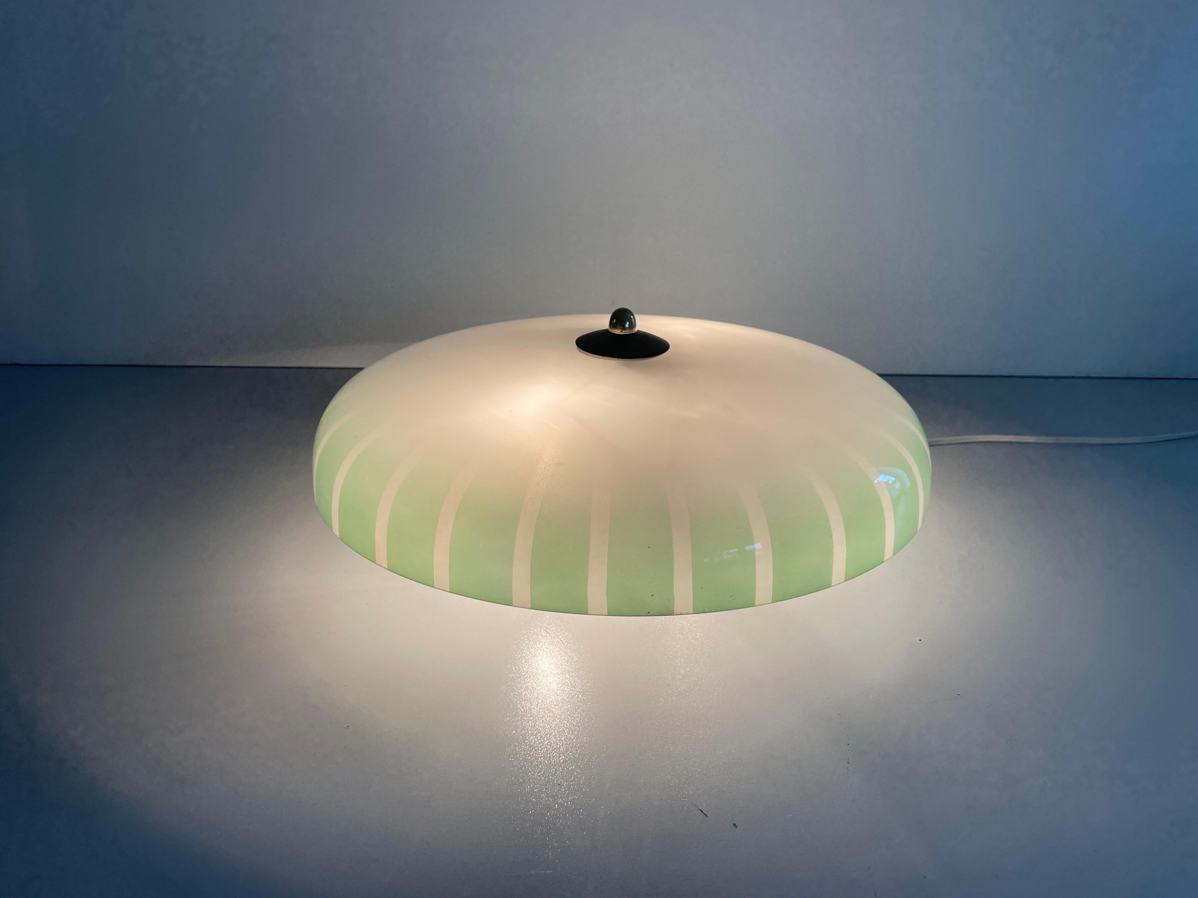 Plafón de cristal verde y blanco de mediados de siglo, años 50, Alemania en venta 8