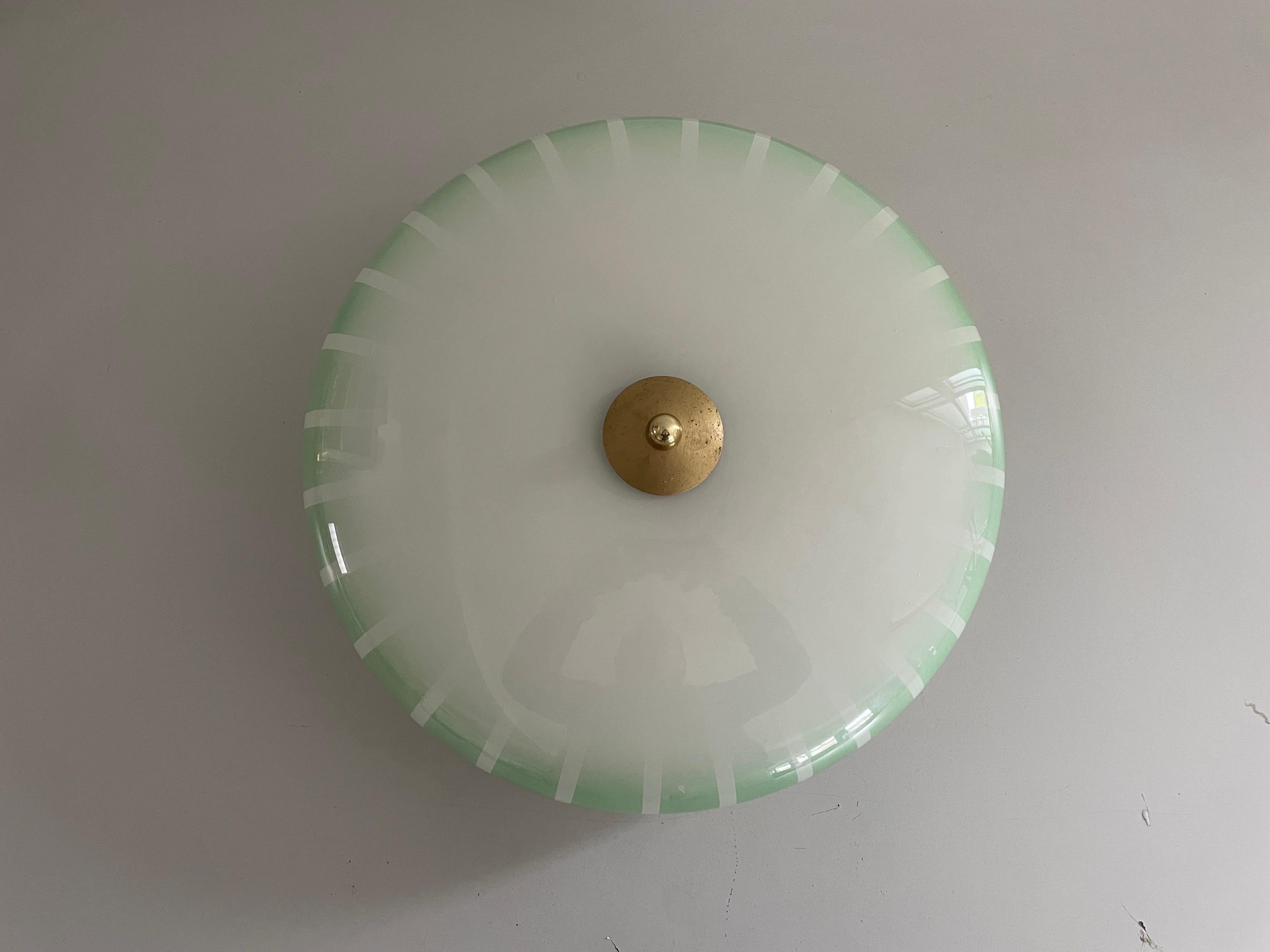 Plafón de cristal verde y blanco de mediados de siglo, años 50, Alemania en venta 1