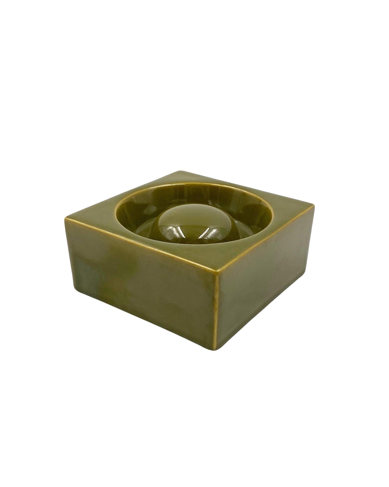 Italian Mid-century green ceramic ashtray, Sicart Italy 1969 in vendita
