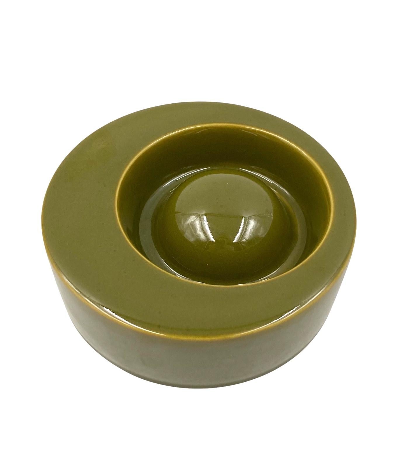 Italian Mid-century green ceramic ashtray, Sicart Italy 1969 in vendita