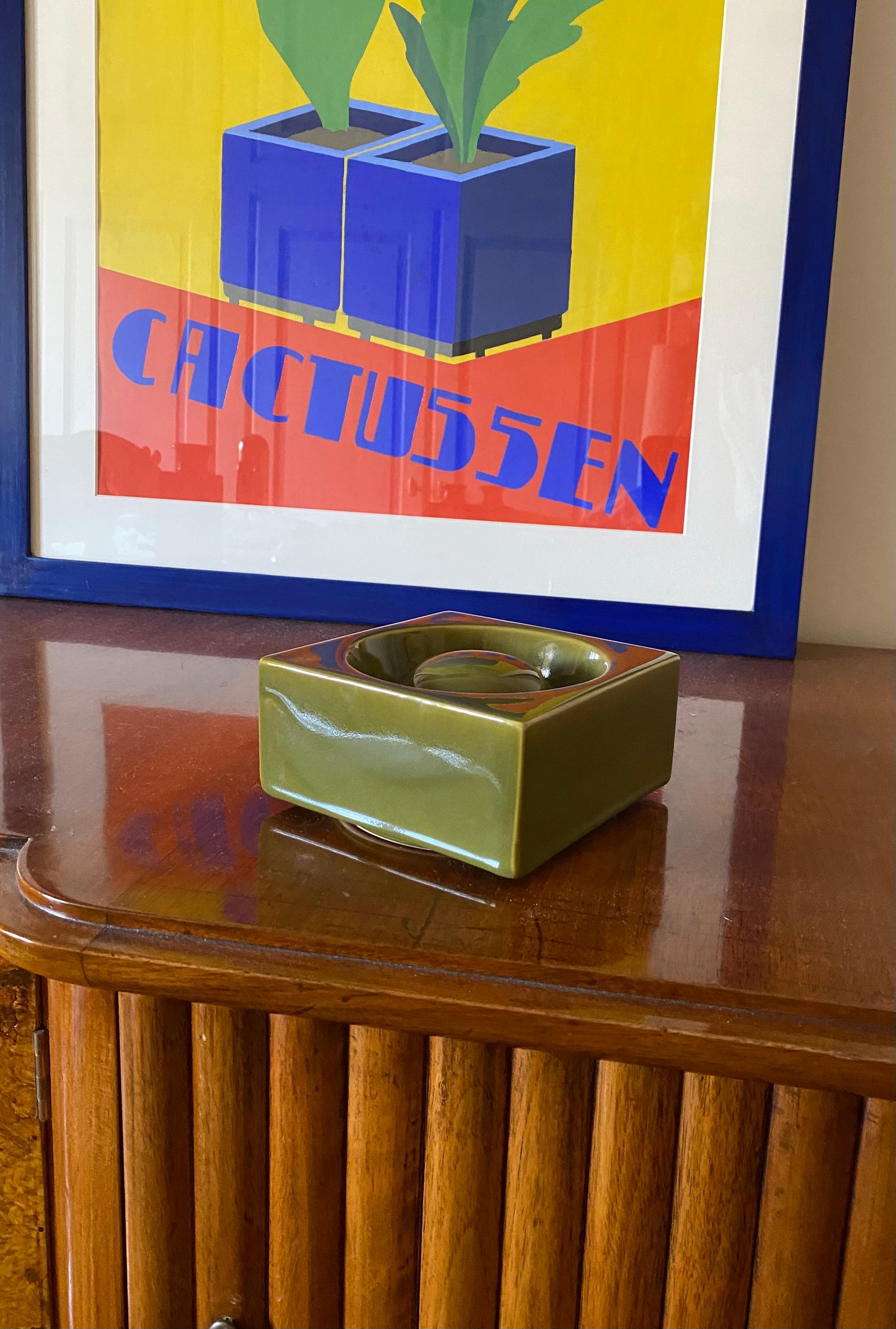 Mid-20th Century Mid-century green ceramic ashtray, Sicart Italy 1969 in vendita