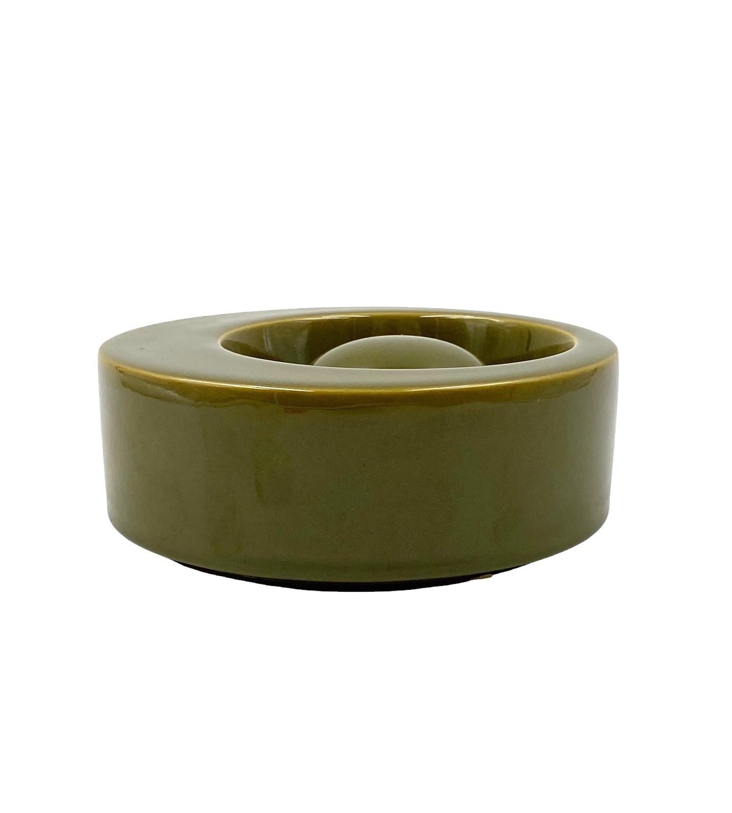 Ceramica Mid-century green ceramic ashtray, Sicart Italy 1969 in vendita