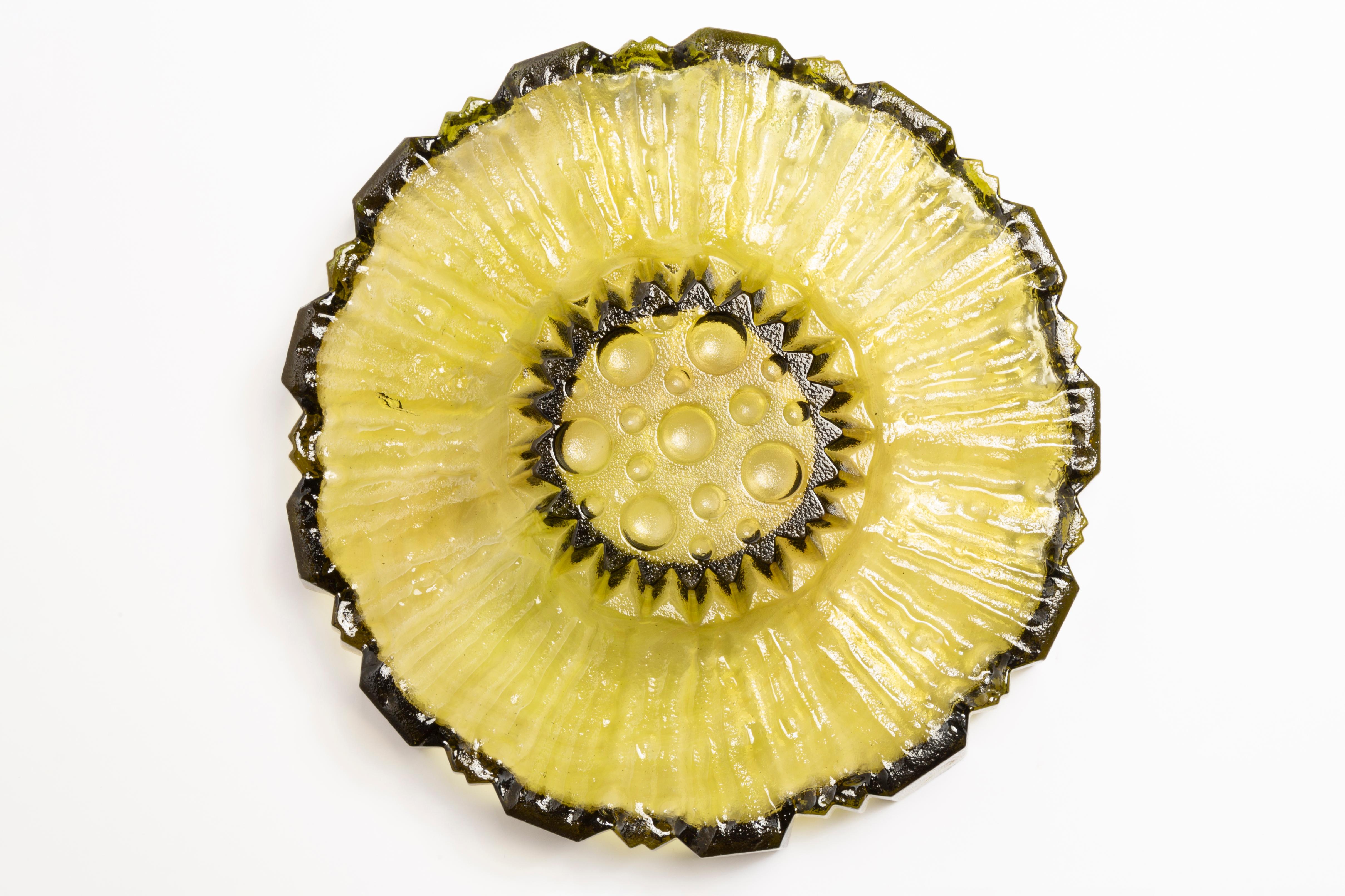 Mid Century Green Decorative Glass Flower Plate, Italy, 1960s For Sale 5