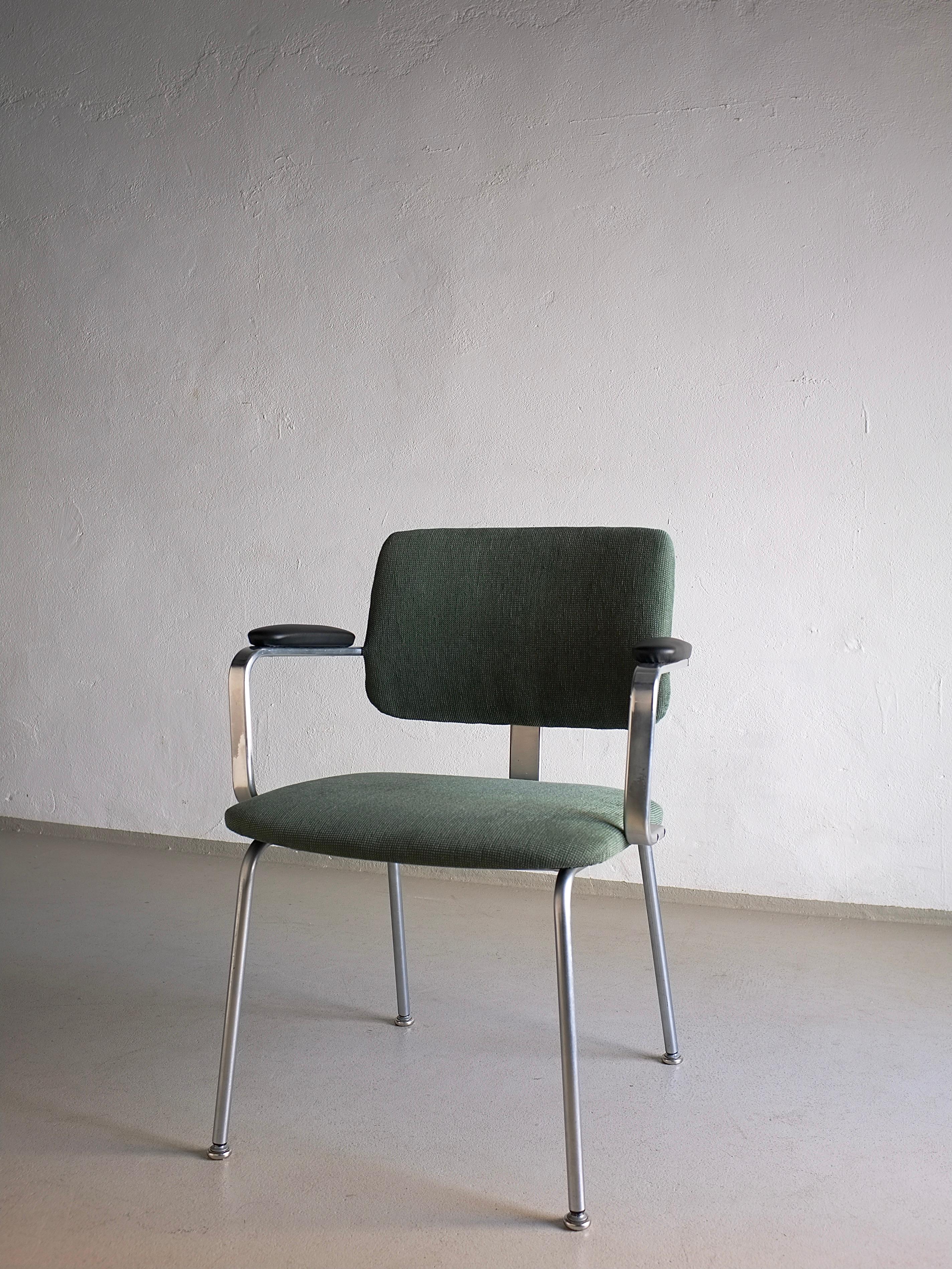 Grüner Schreibtischsessel aus der Jahrhundertmitte, Schweden, 1960er Jahre (Minimalistisch) im Angebot