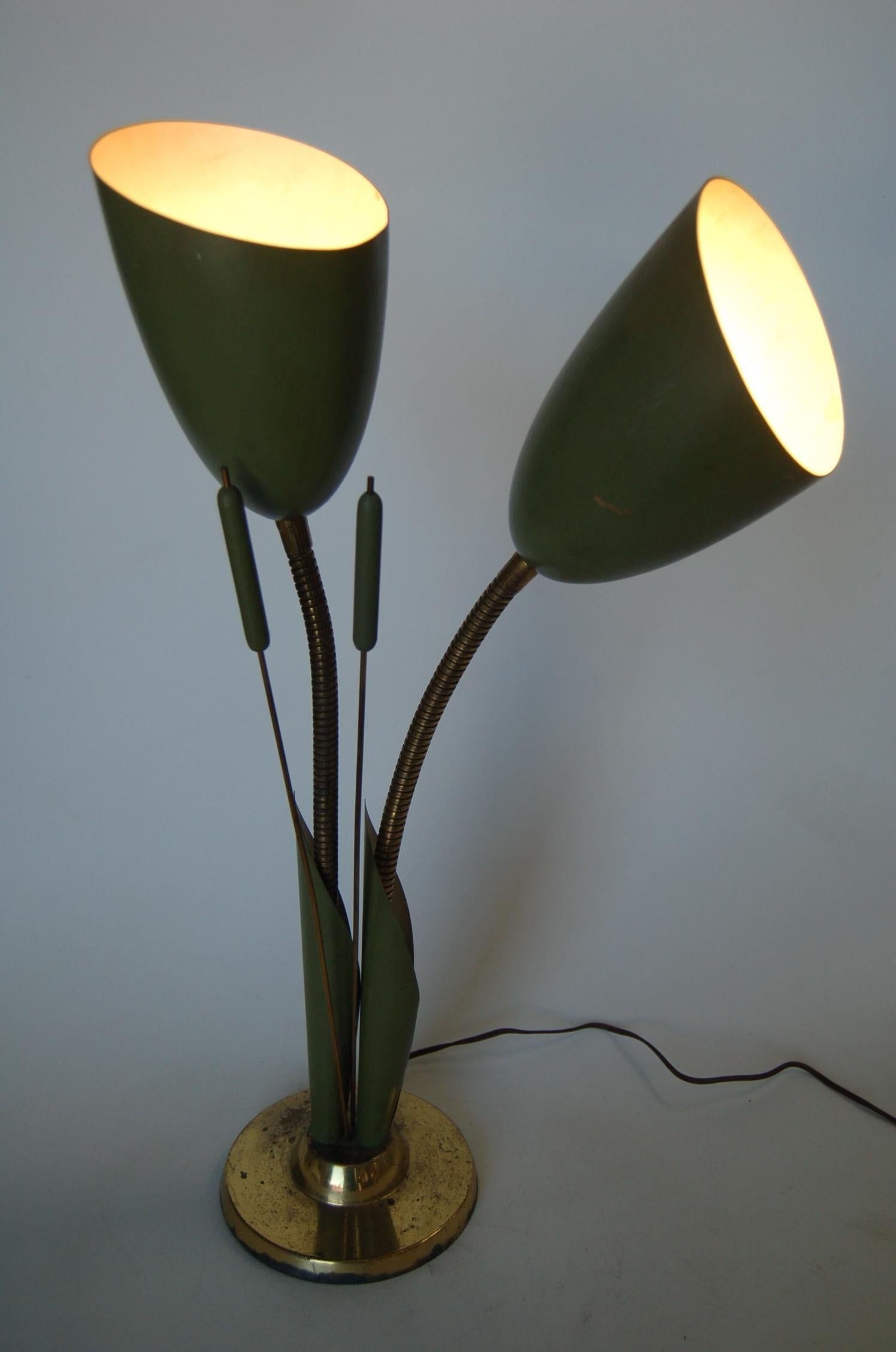 Midcentury green metal cone double gooseneck adjustable flex arm calla lily desk table lamp. 3 way light switch. 

Measures: 7