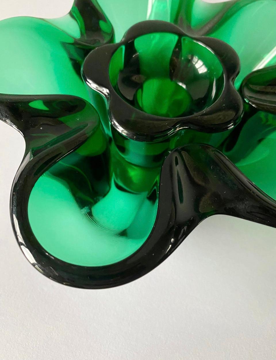Inconnu Cendrier en verre vert du milieu du siècle - Bol attrape-tout en vente