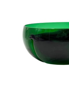 Bol / centre de table en verre vert du milieu du siècle, Italie, années 1960