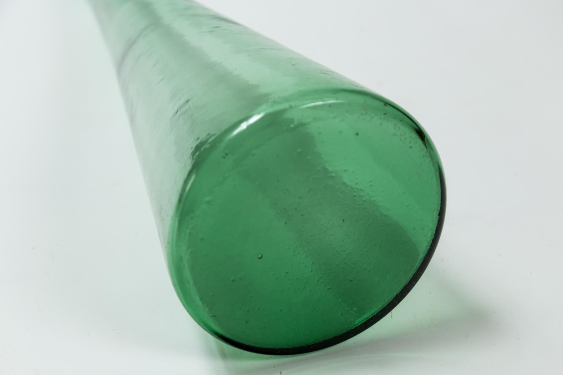 Carafe en verre vert du milieu du siècle, Empoli, Italie en vente 2