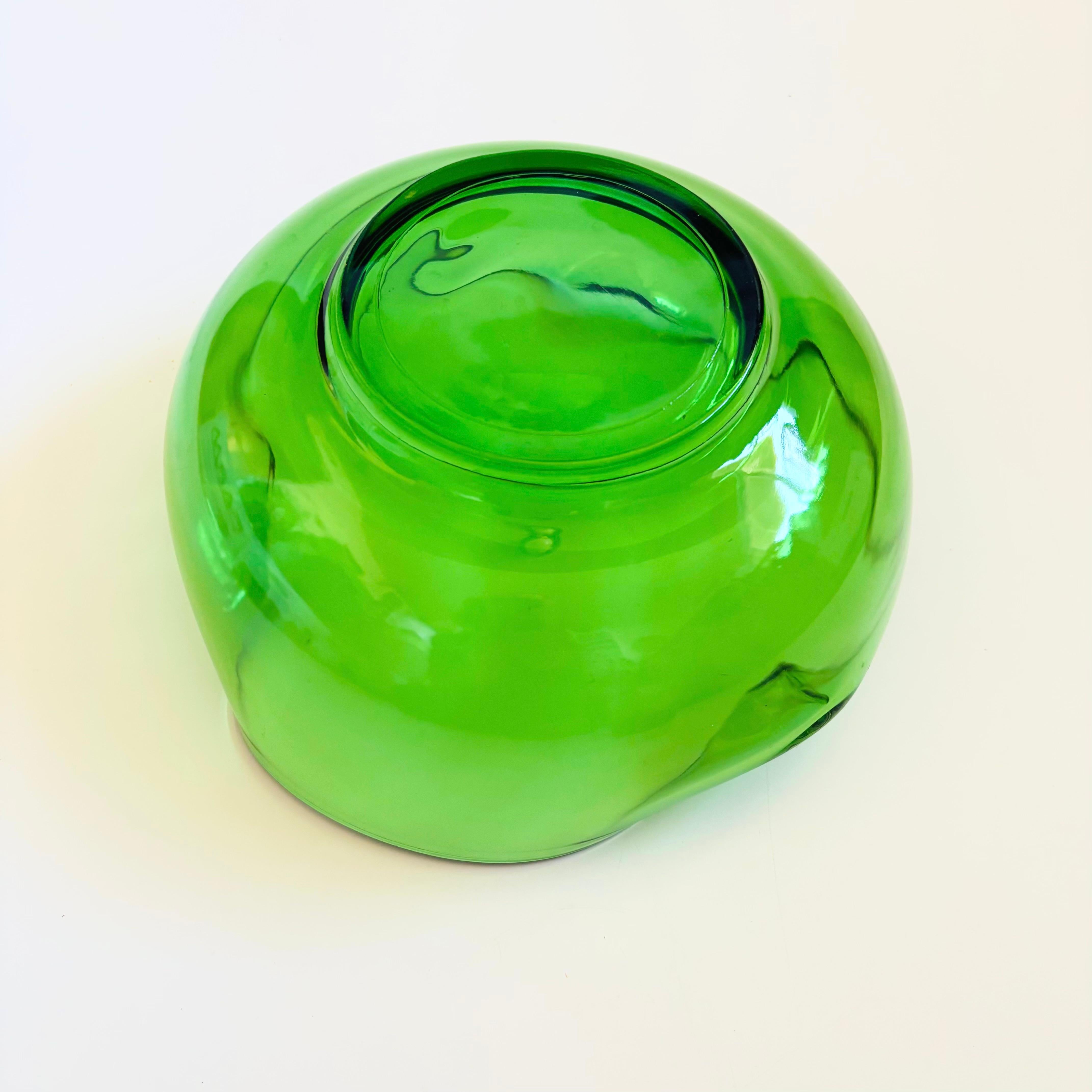 Verre Saladier en verre vert du milieu du siècle par Anchor Hocking en vente