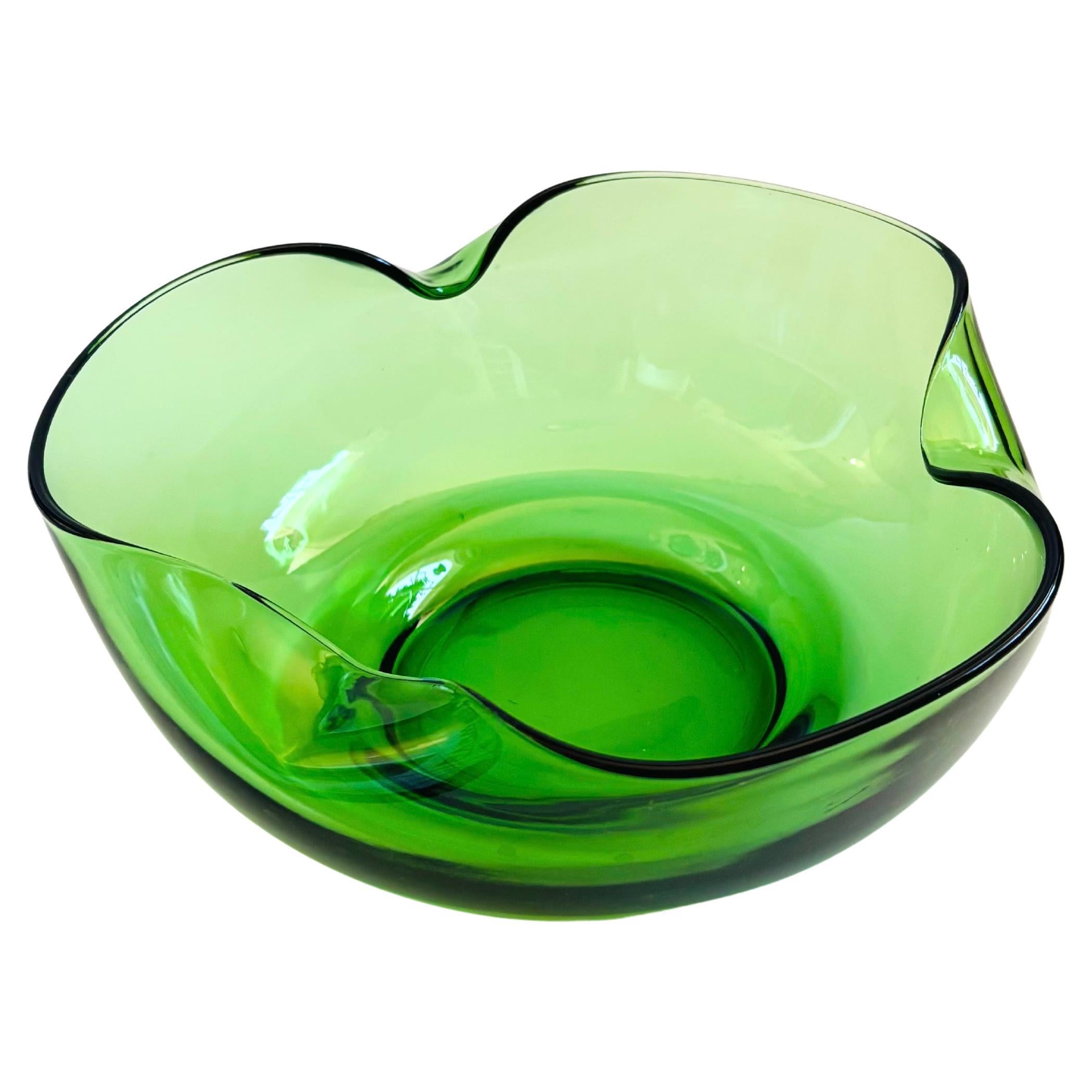 Ensaladera de vidrio verde Mid Century de Anchor Hocking