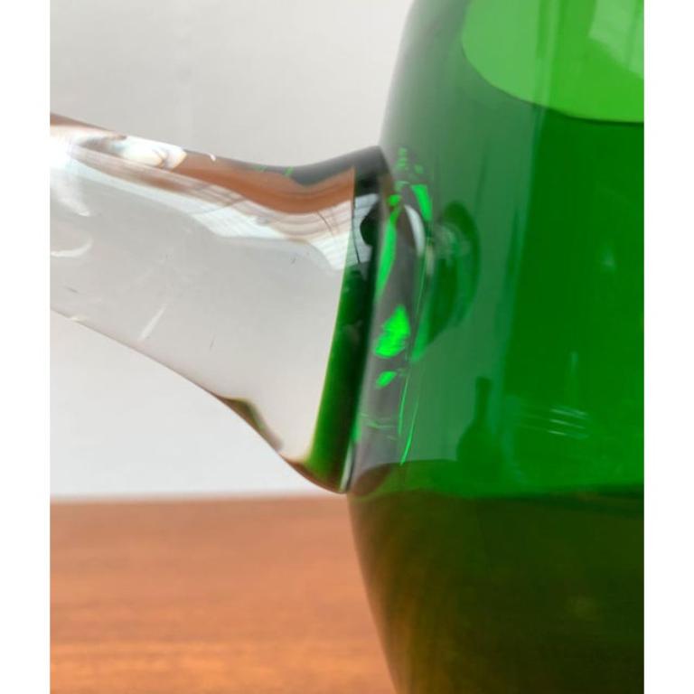 Bol Sarvituoppi en verre vert avec poignée de Sirkku Kumela, années 1960 en vente 5