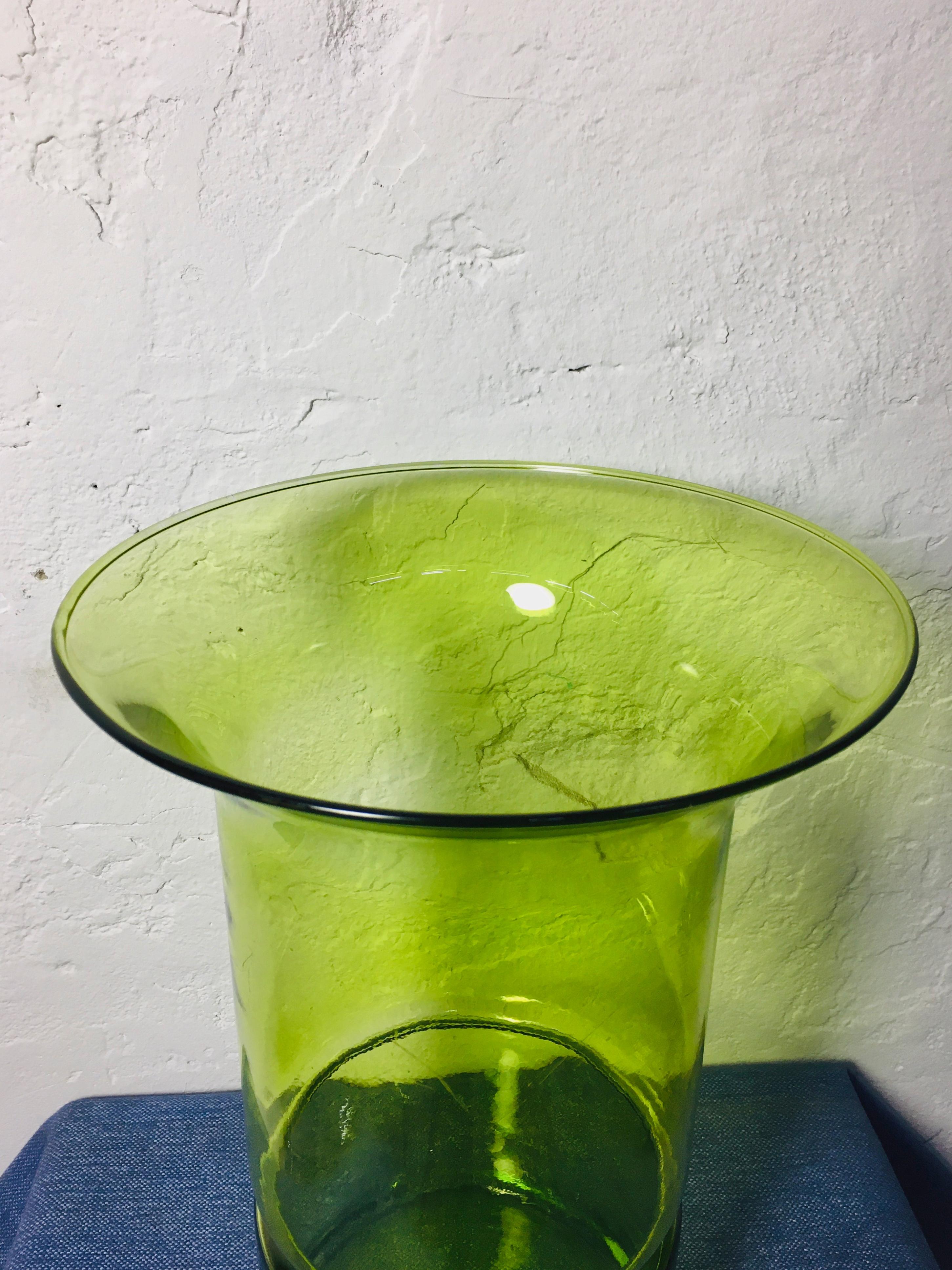 Mid-Century Modern Mid-Century Green Clear Glass Table Vase, 1960s For Sale