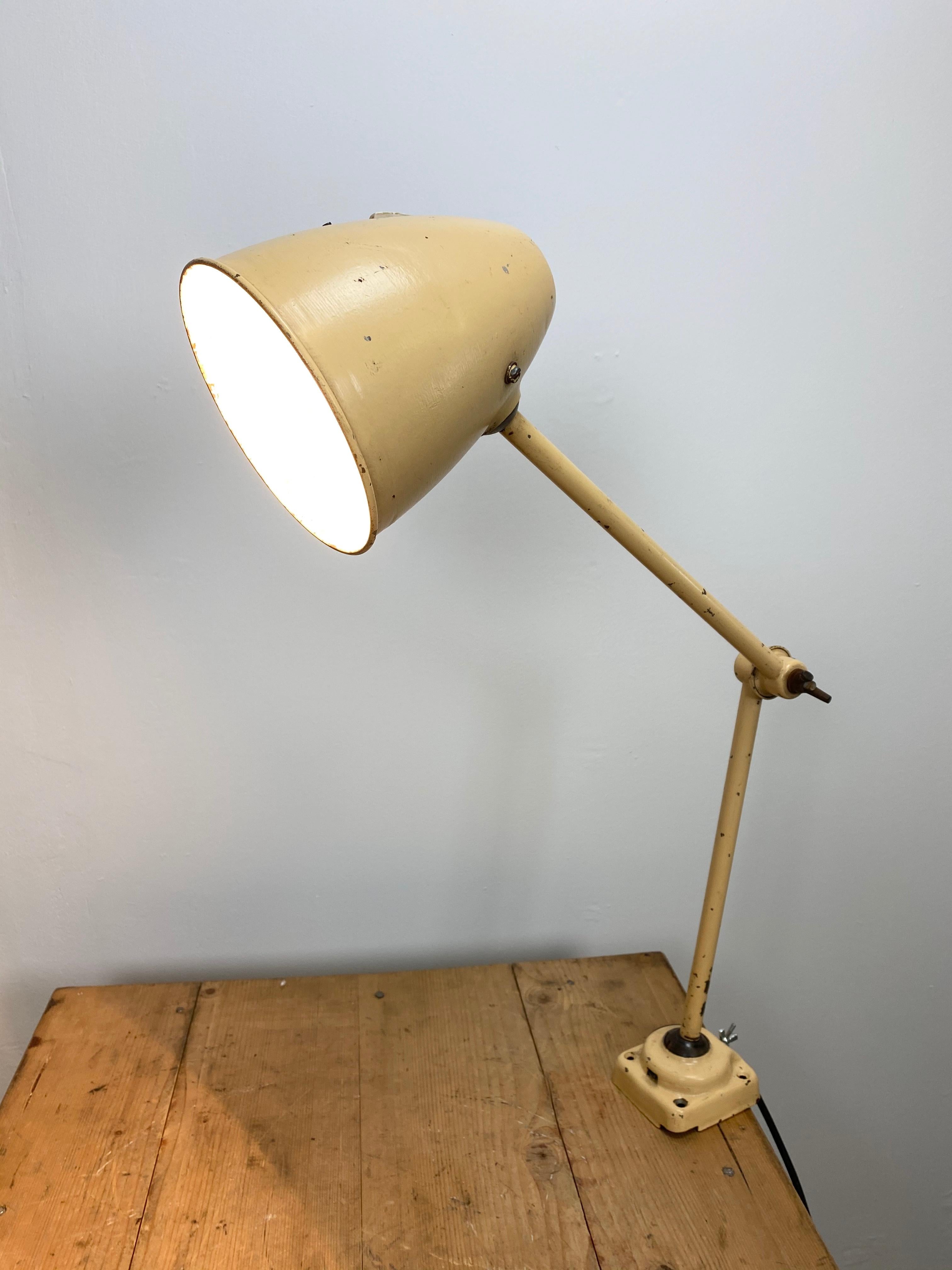 Midcentury Beige Industrial Table Lamp, 1960s For Sale 3