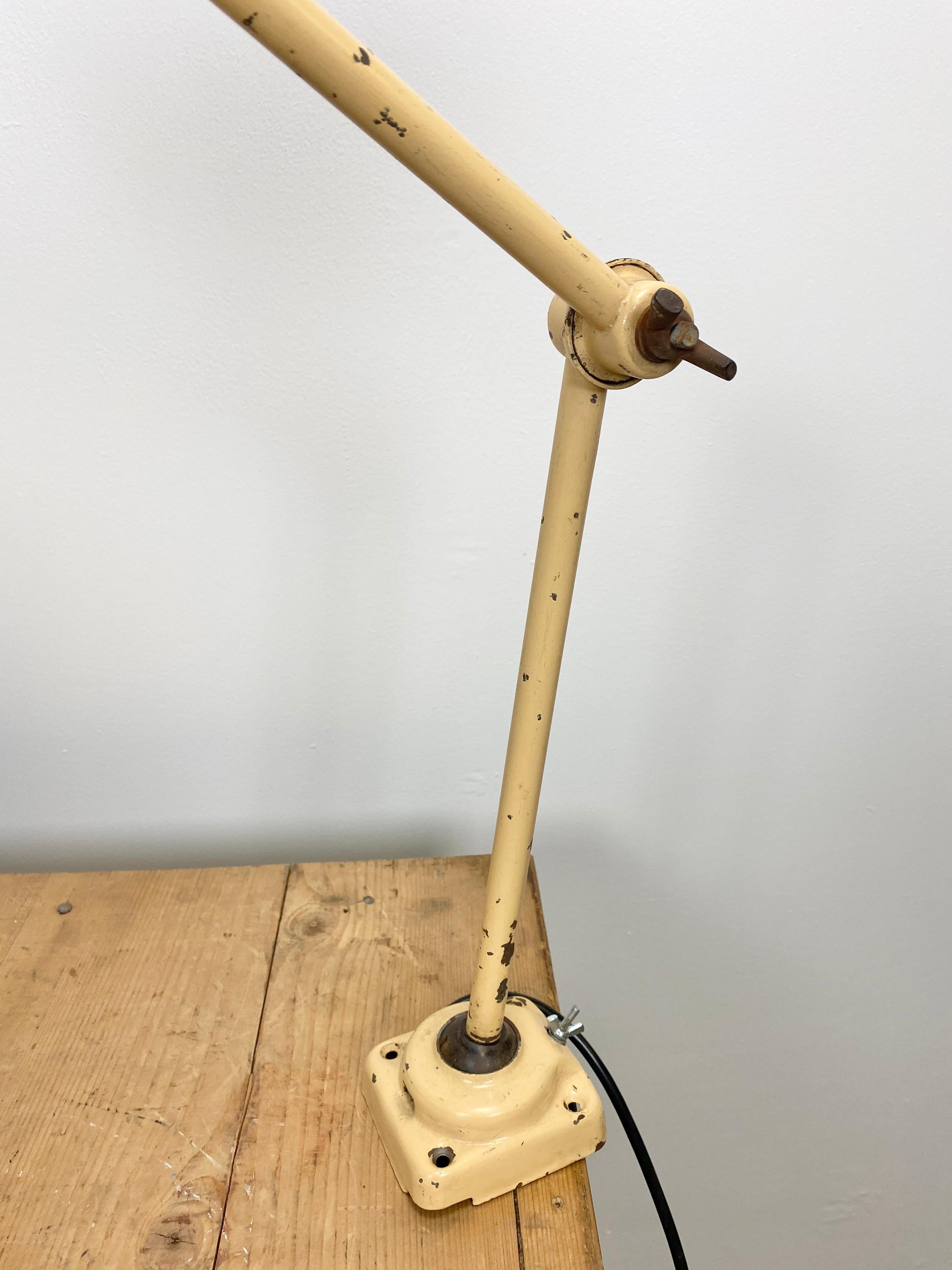 Midcentury Beige Industrial Table Lamp, 1960s For Sale 4