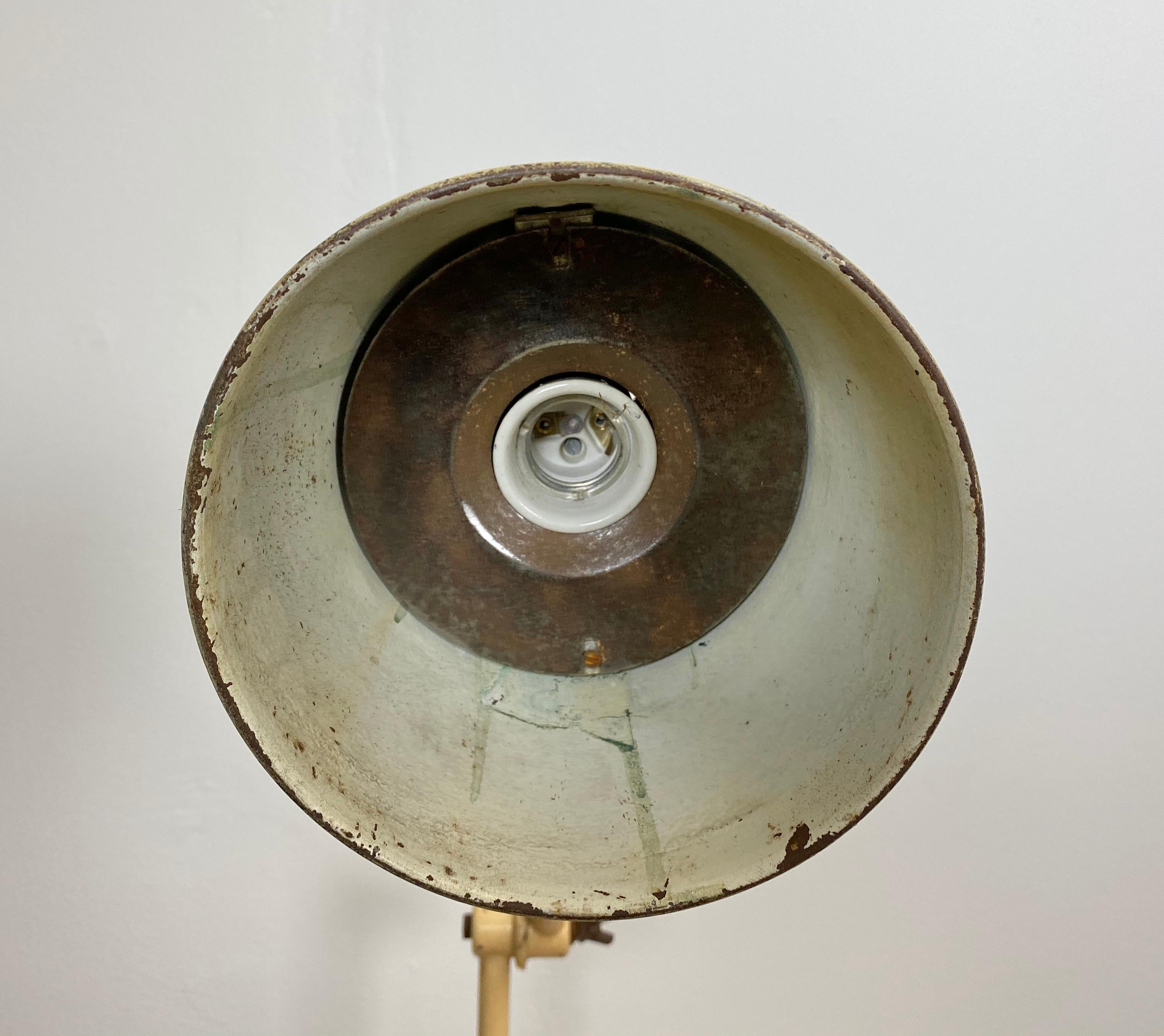 Iron Midcentury Beige Industrial Table Lamp, 1960s For Sale