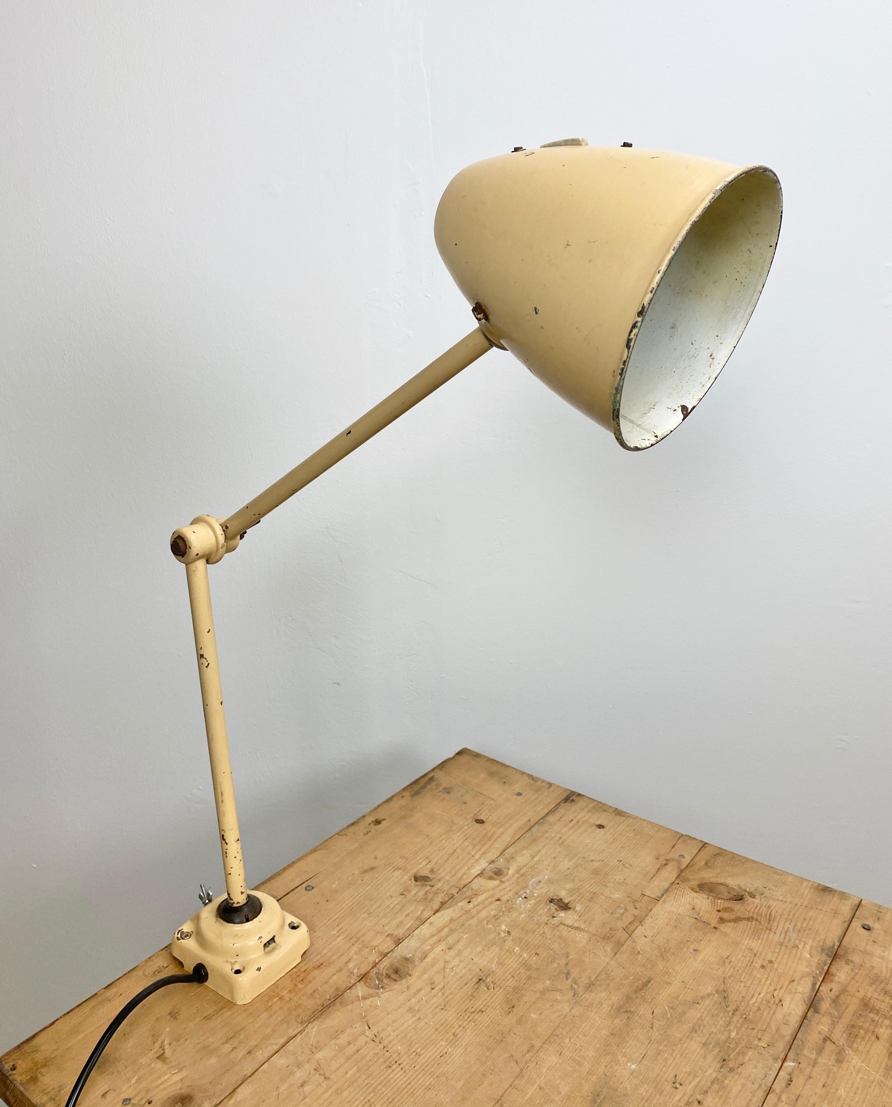 Midcentury Beige Industrial Table Lamp, 1960s For Sale 2