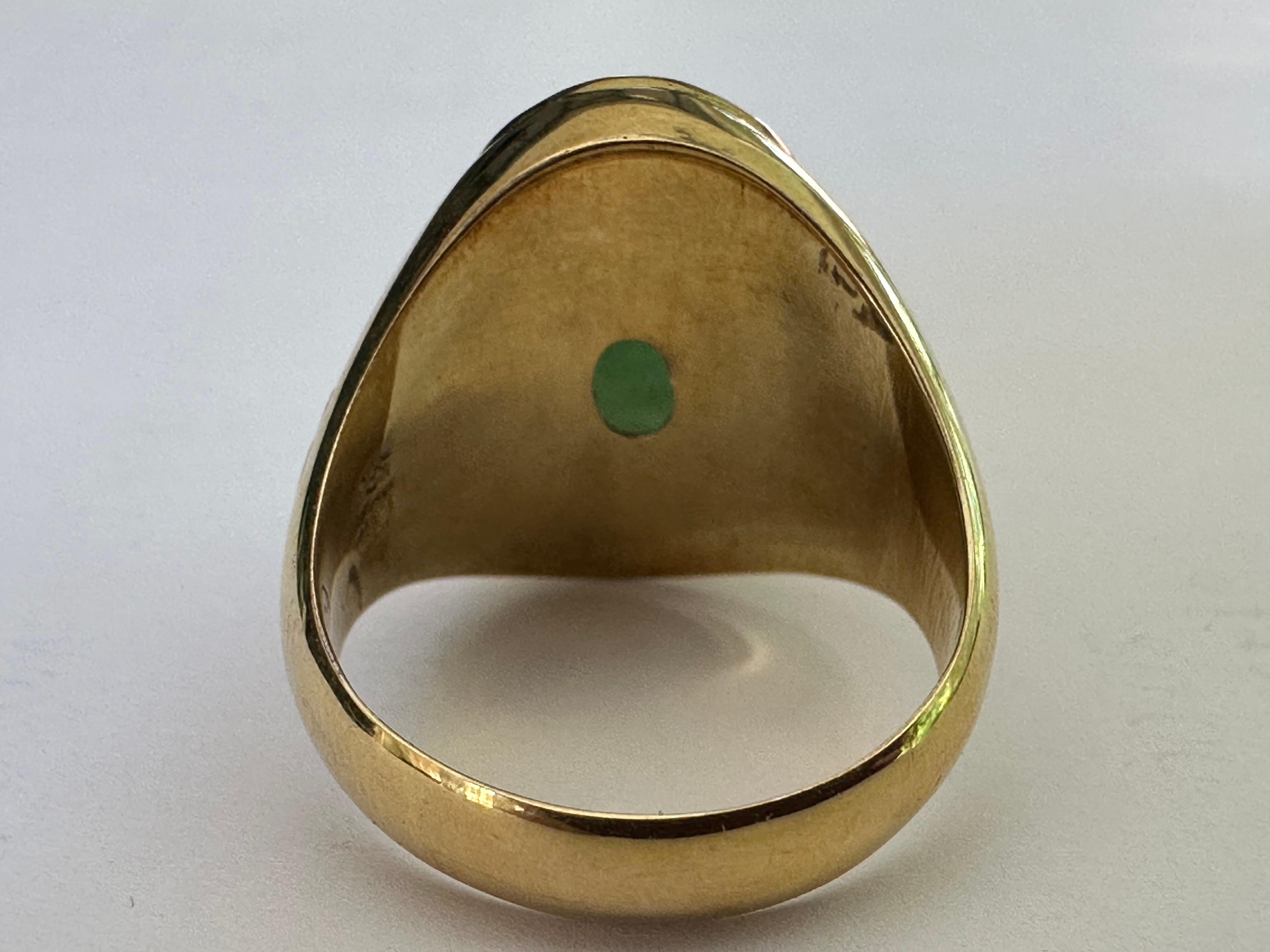Mid-Century Green Jade Oval Cabochon and 14K Yellow Gold Signet Ring In Good Condition For Sale In Denver, CO