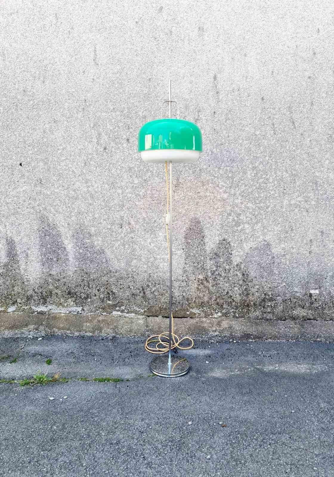 Italian Mid-Century Green Medusa Floor Lamp Designed by Luigi Massoni for Guzzini, Italy For Sale