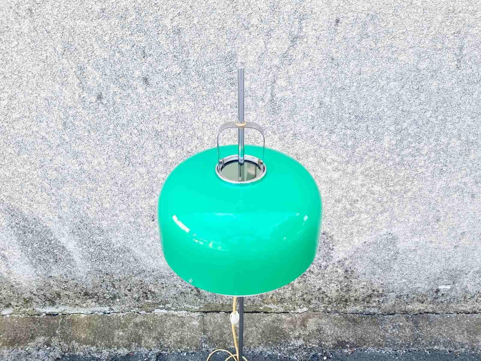 Late 20th Century Mid-Century Green Medusa Floor Lamp Designed by Luigi Massoni for Guzzini, Italy For Sale