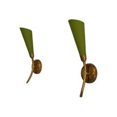 Coppia di lampade di metà secolo in metallo verde e ottone, anni 
50, Italia