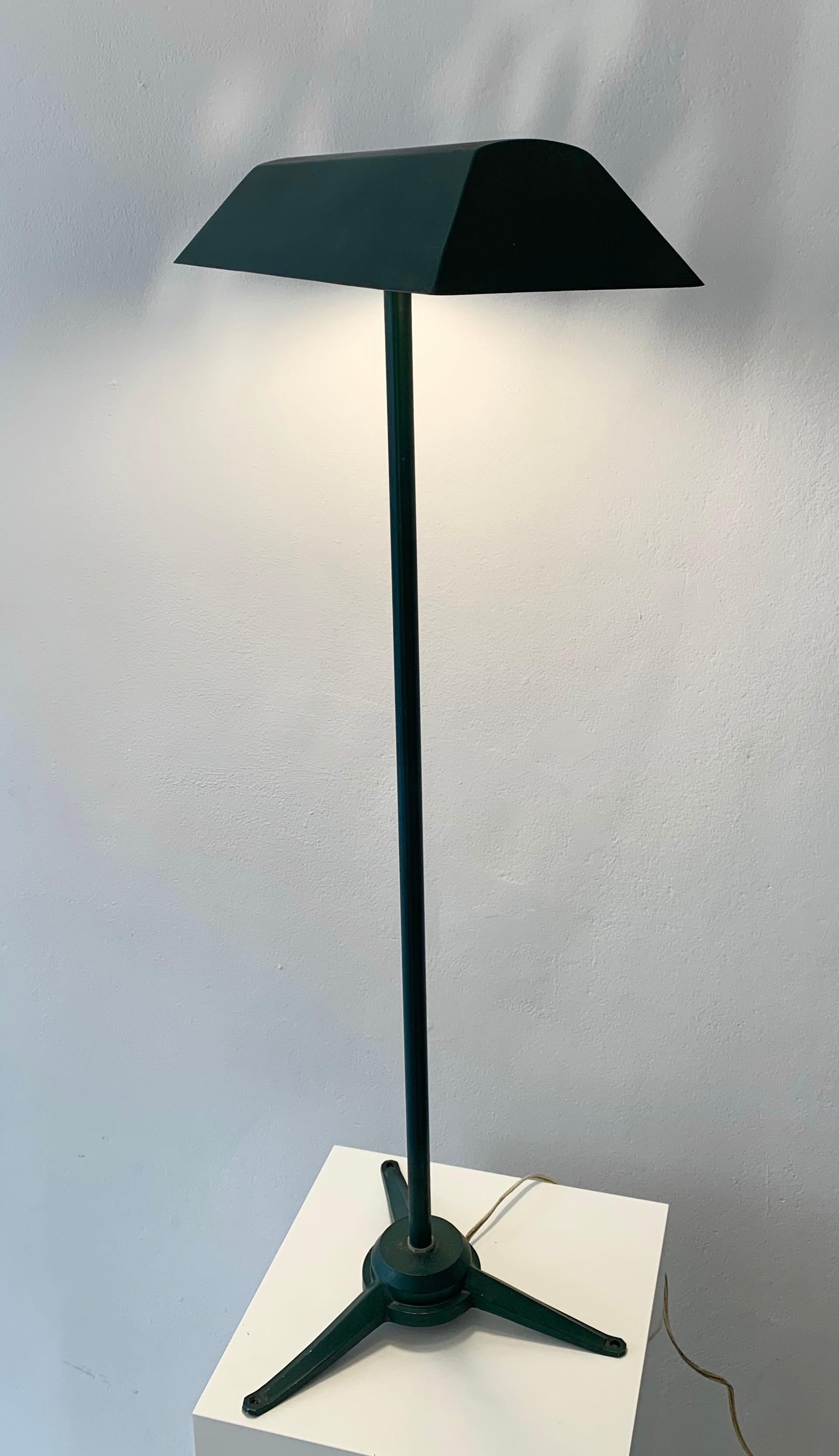 Mid-Century Green Metal Lamp, 1950s For Sale 1