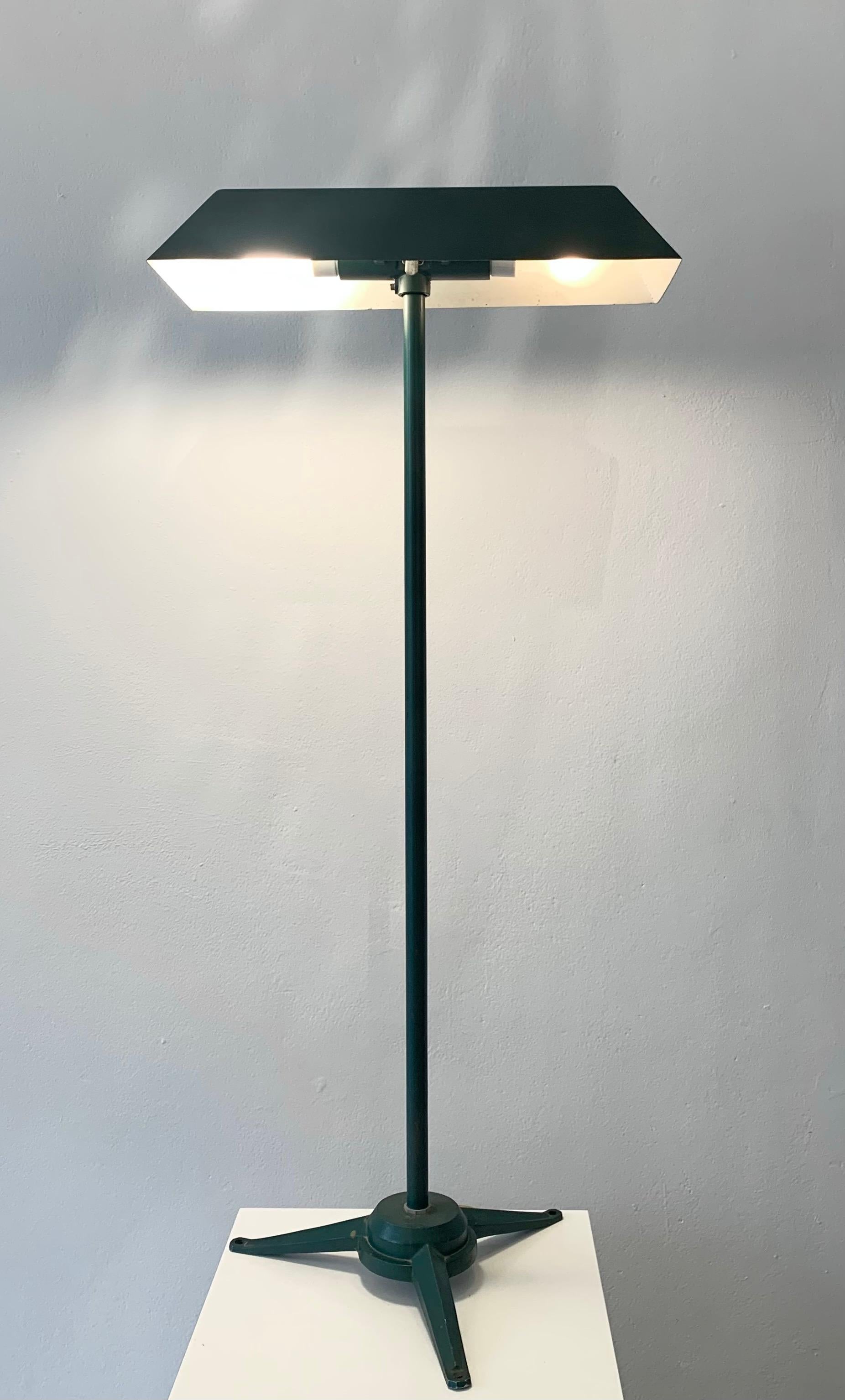 Mid-Century Green Metal Lamp, 1950s For Sale 2